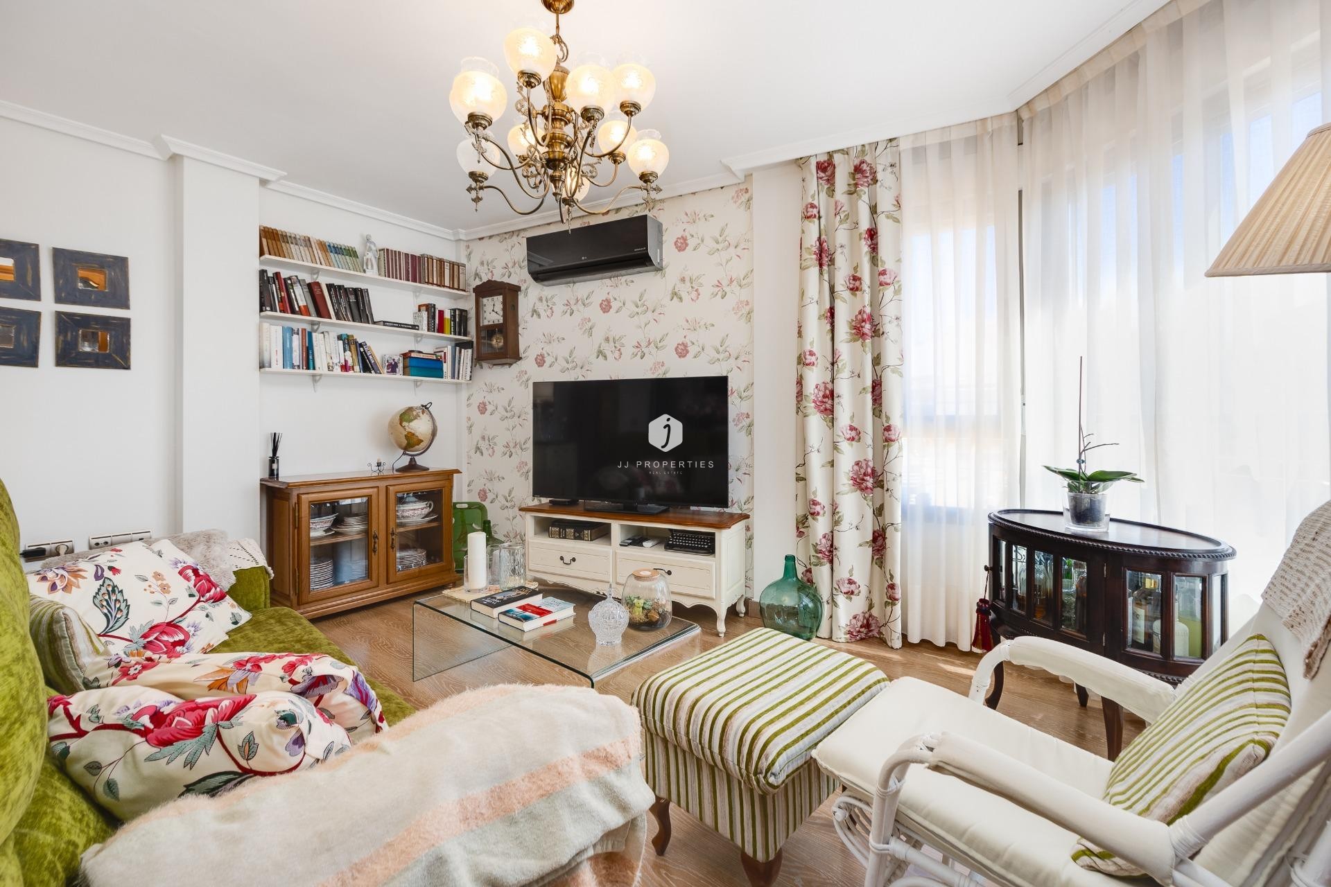 Resale - Penthouse -
Torrevieja - Centro