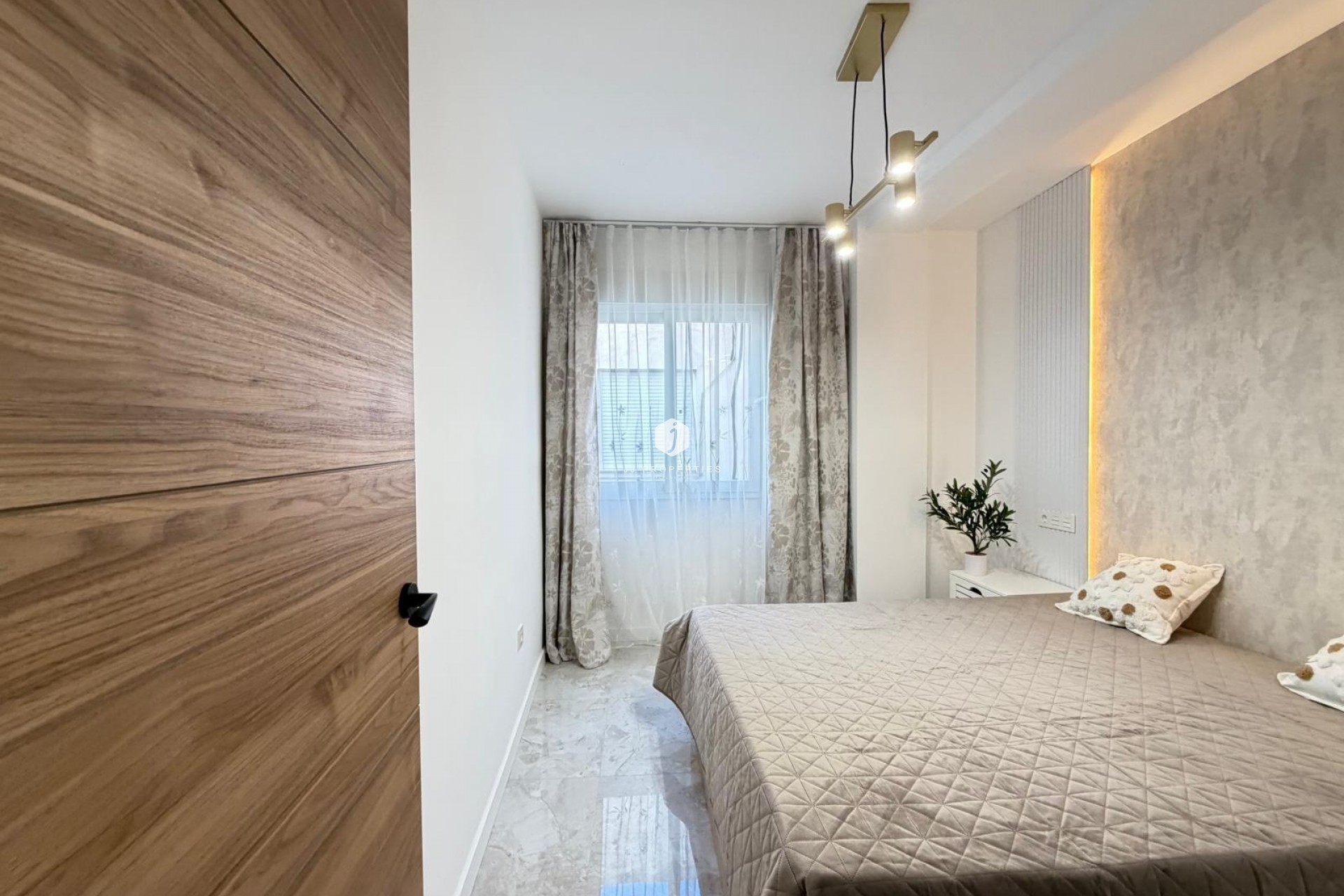 Resale - Penthouse -
Torrevieja - Estacion de autobuses