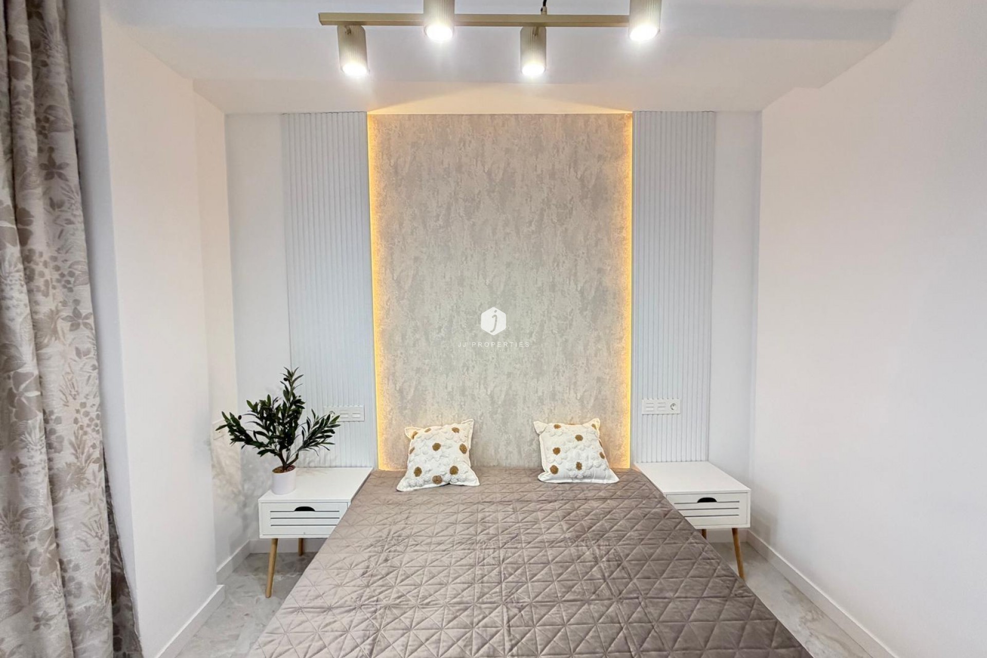 Resale - Penthouse -
Torrevieja - Estacion de autobuses