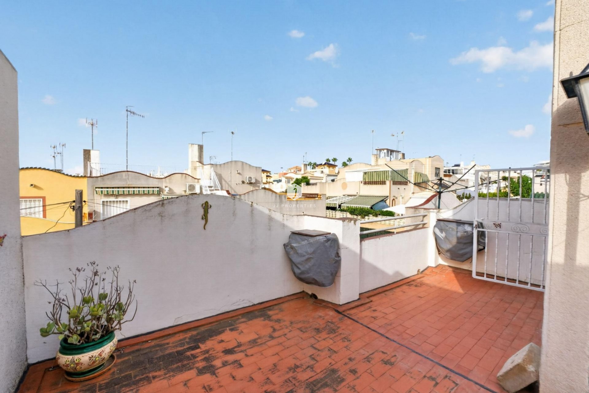 Resale - Townhouse -
Torrevieja - Lago jardin