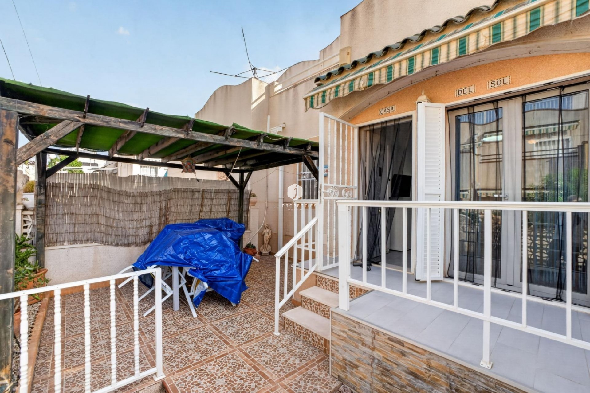 Resale - Townhouse -
Torrevieja - Lago jardin