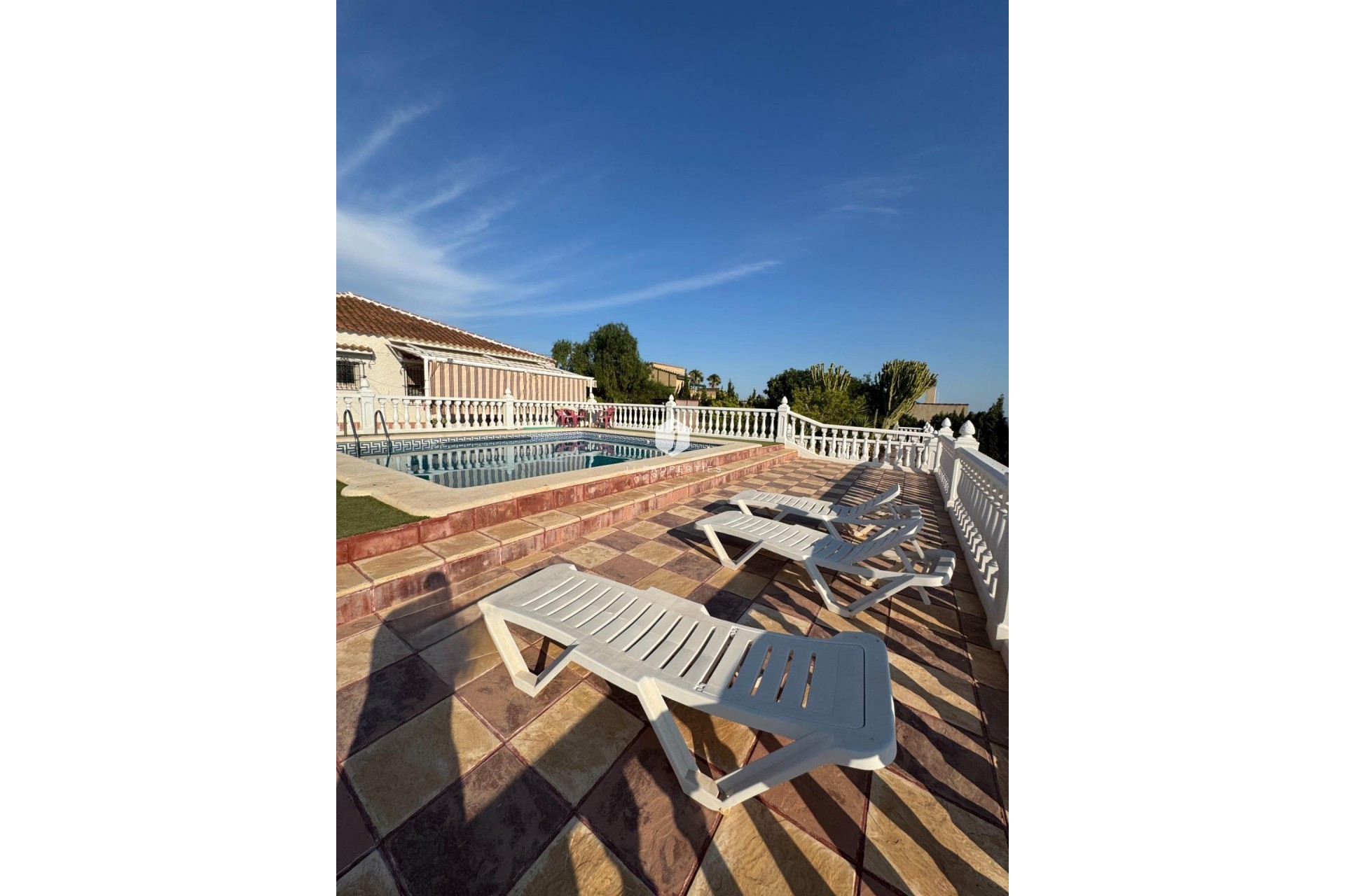 Resale - Villa -
Albatera - Partida Lomas