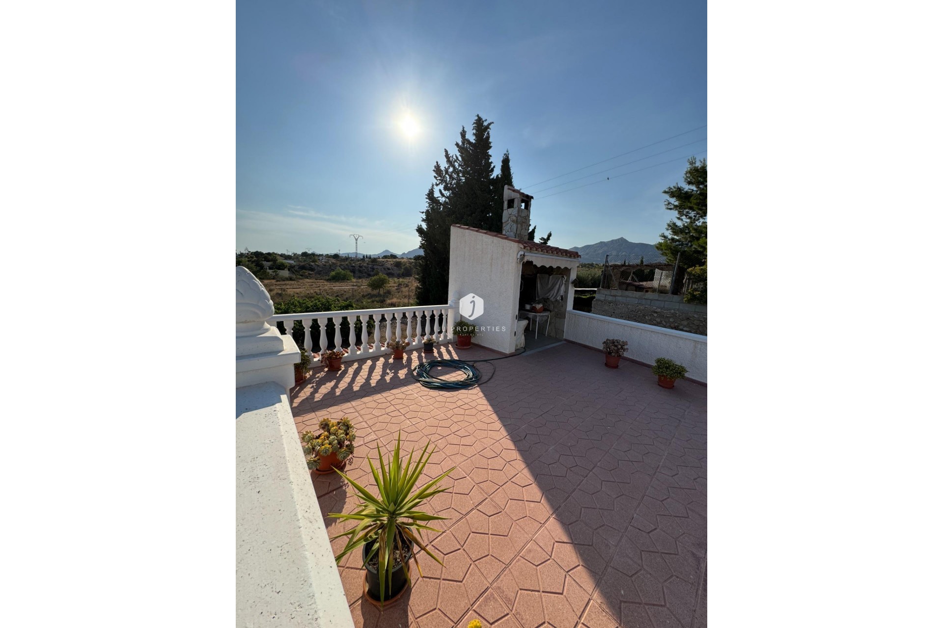 Resale - Villa -
Albatera - Partida Lomas