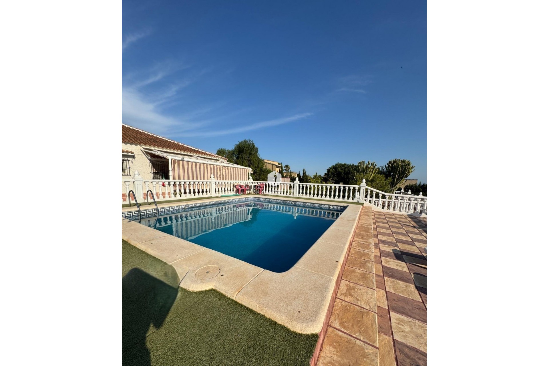 Resale - Villa -
Albatera - Partida Lomas