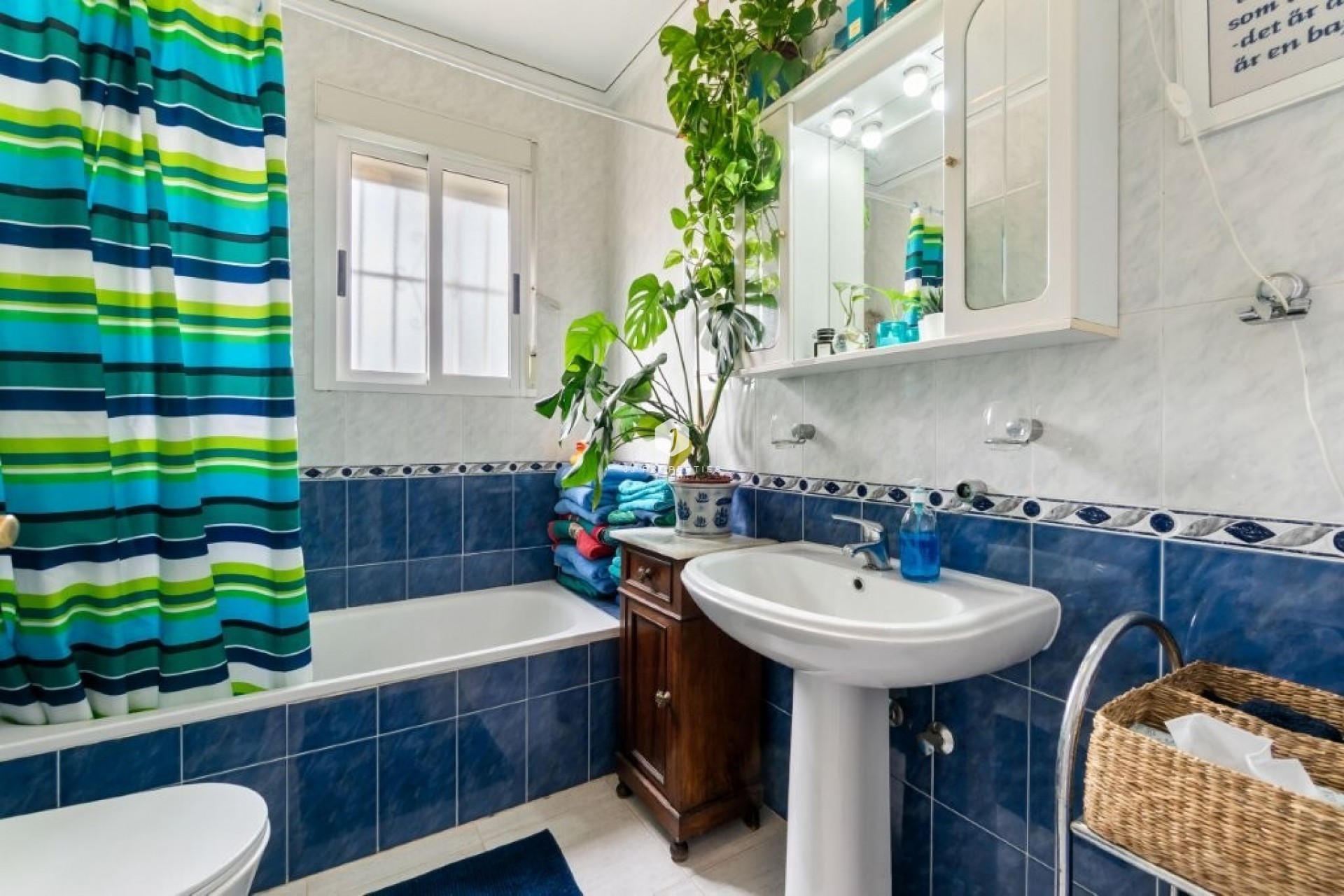 Resale - Villa -
Algorfa - Montemar