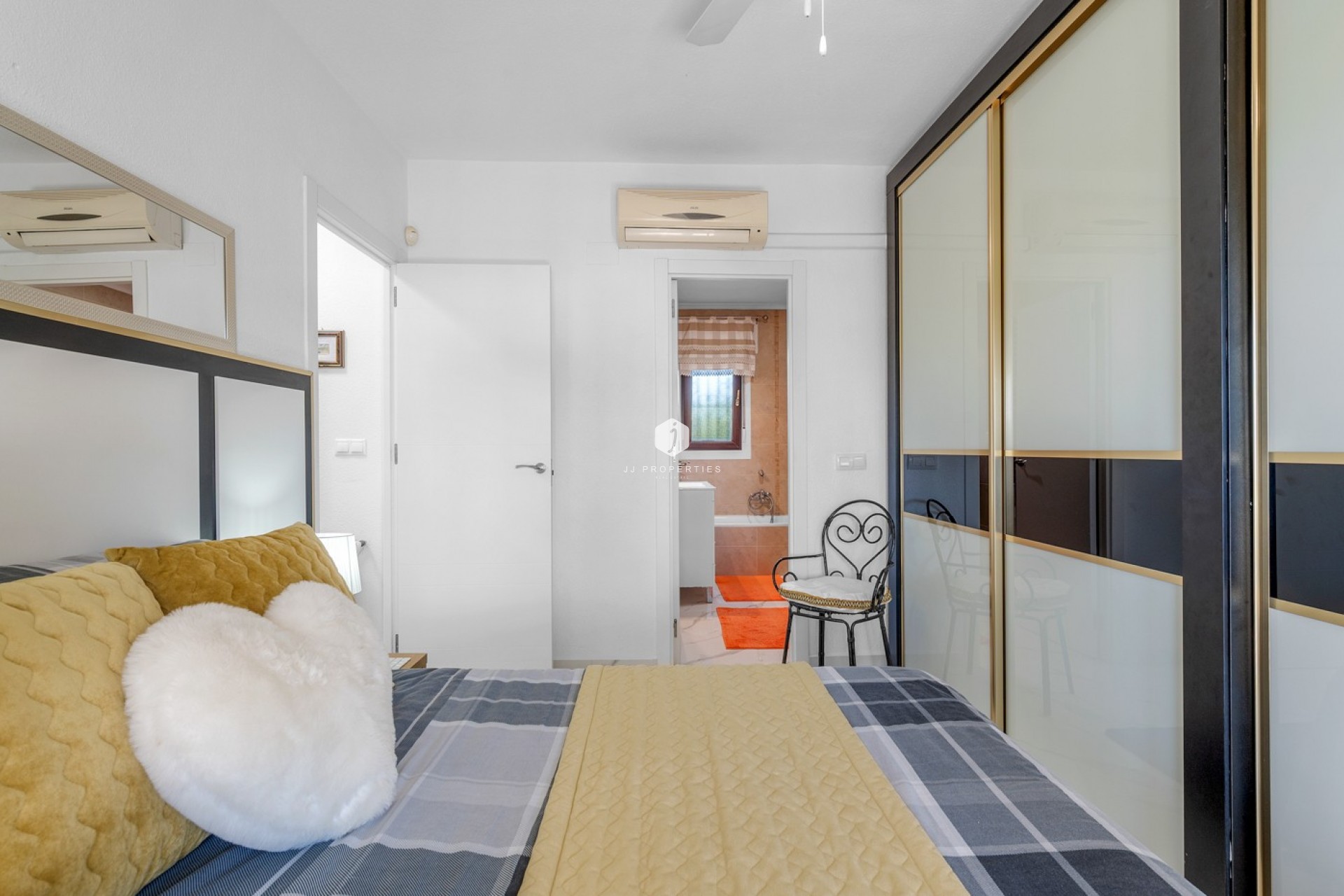 Resale - Villa -
Almoradí - Inland