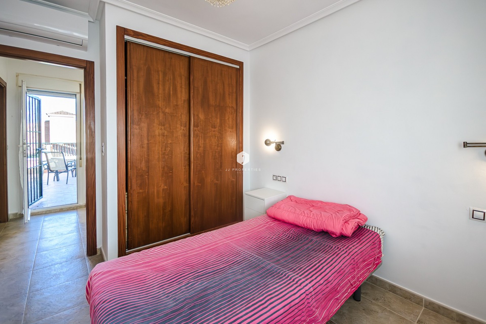 Resale - Villa -
Benferri - Inland