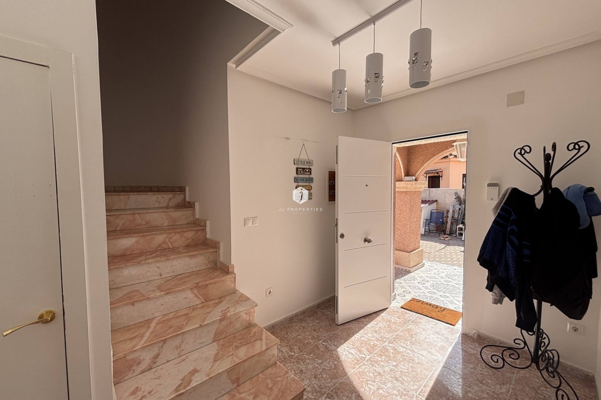 Resale - Villa -
Benijofar - Costa Blanca