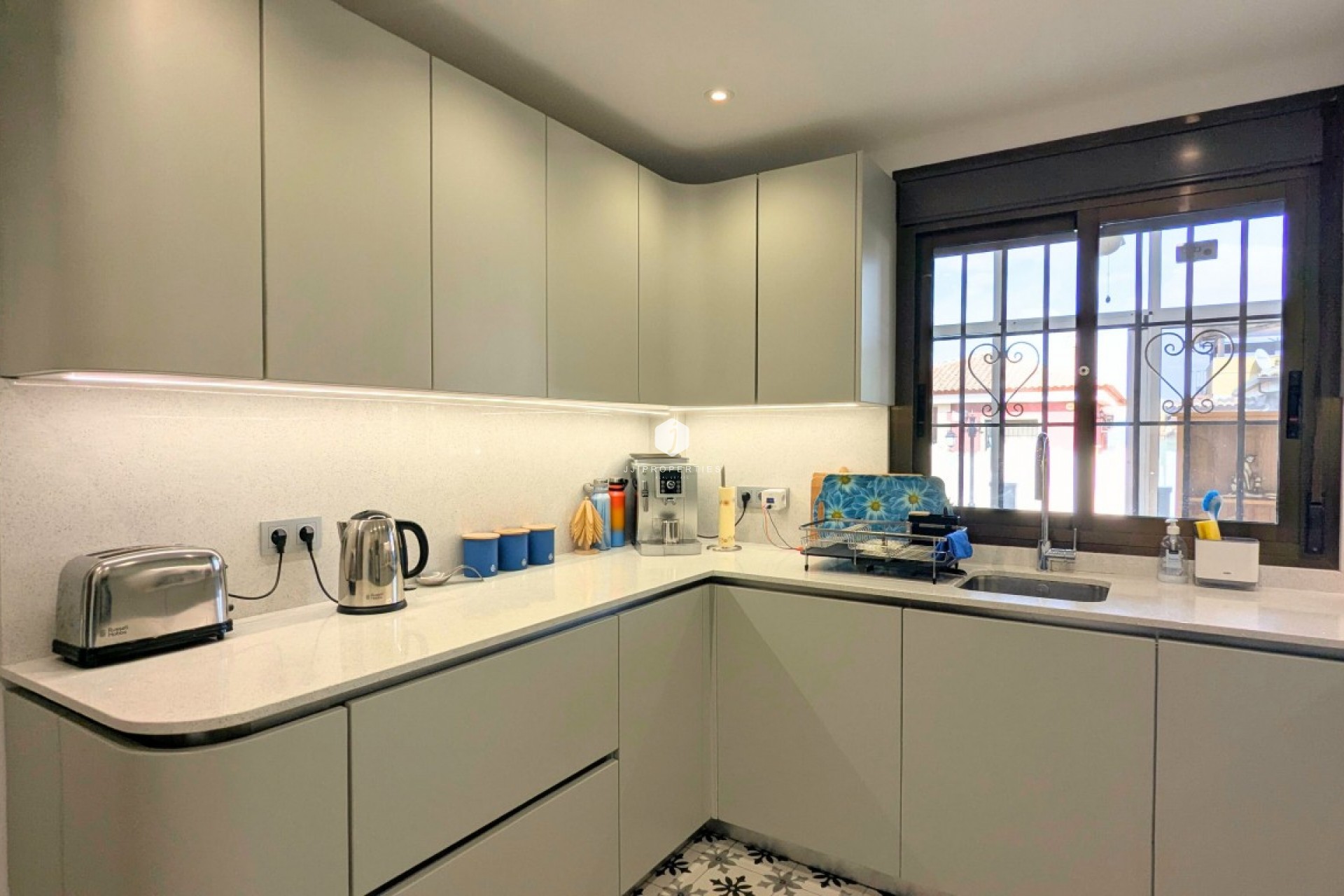 Resale - Villa -
Bigastro - Inland
