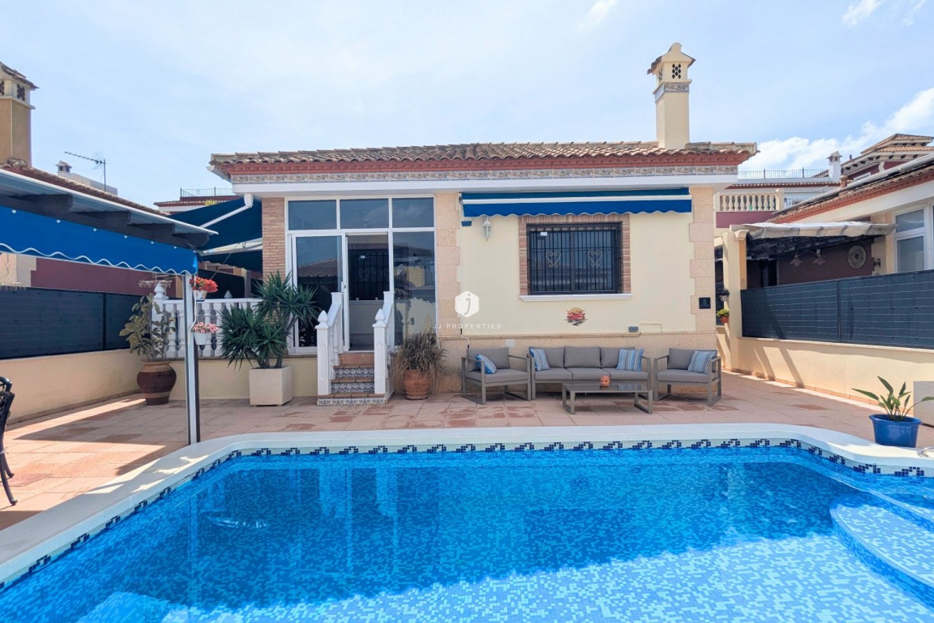 Resale - Villa -
Bigastro - Inland