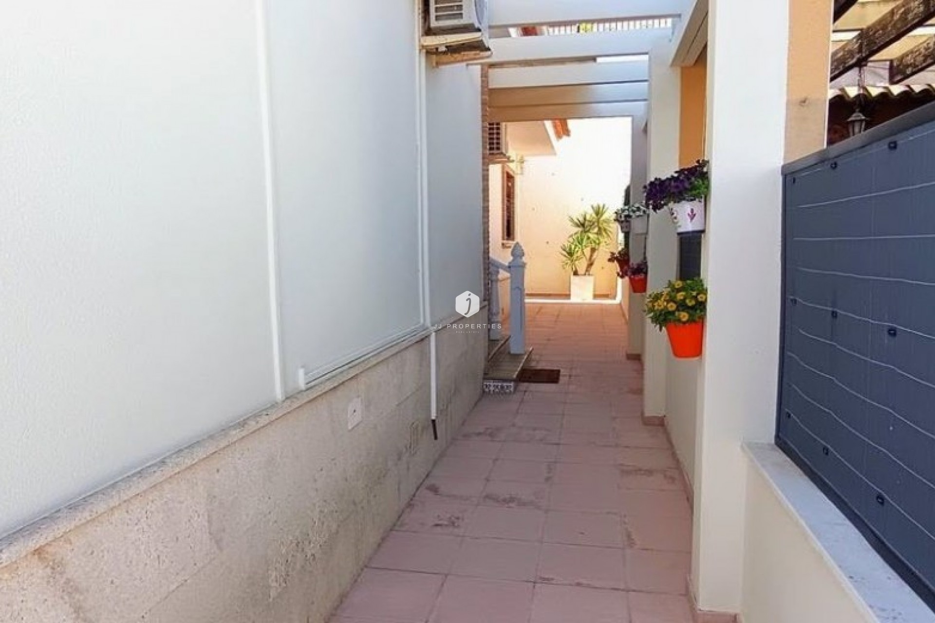Resale - Villa -
Bigastro - Inland