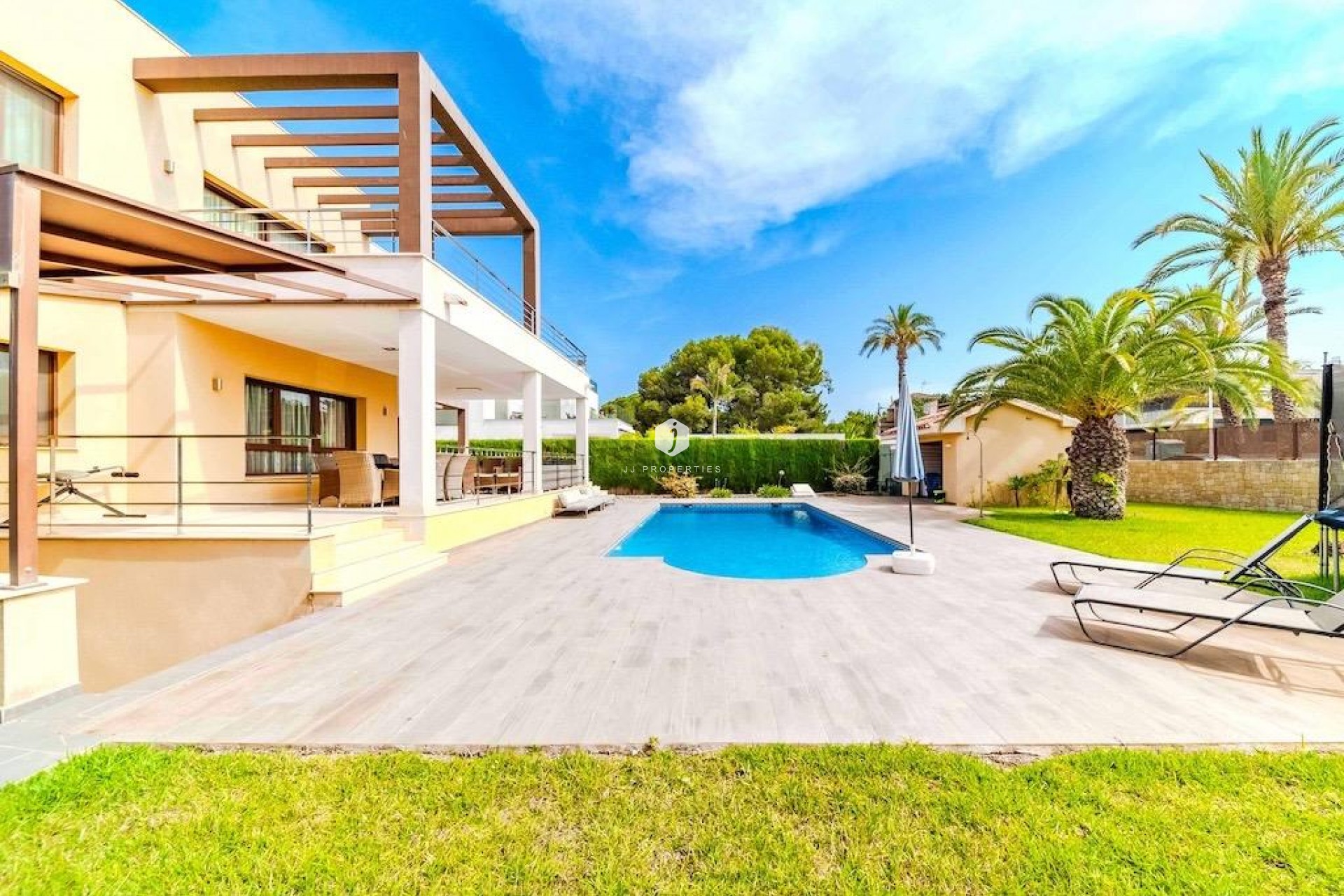 Resale - Villa -
Cabo Roig - Costa Blanca