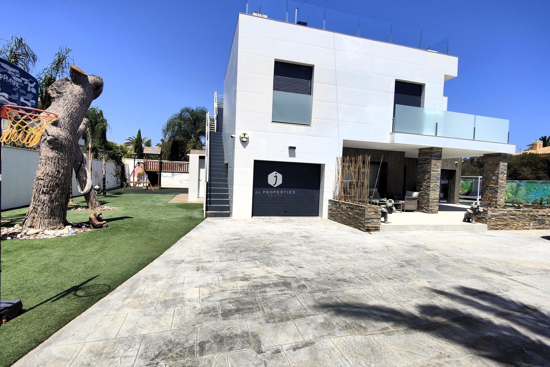 Resale - Villa -
Cabo Roig - Costa Blanca