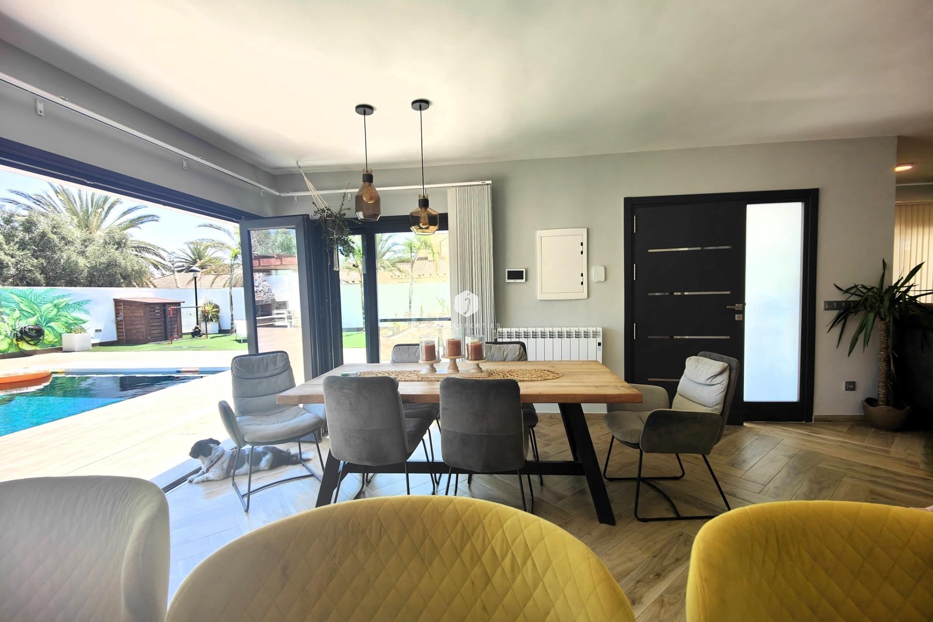 Resale - Villa -
Cabo Roig - Costa Blanca