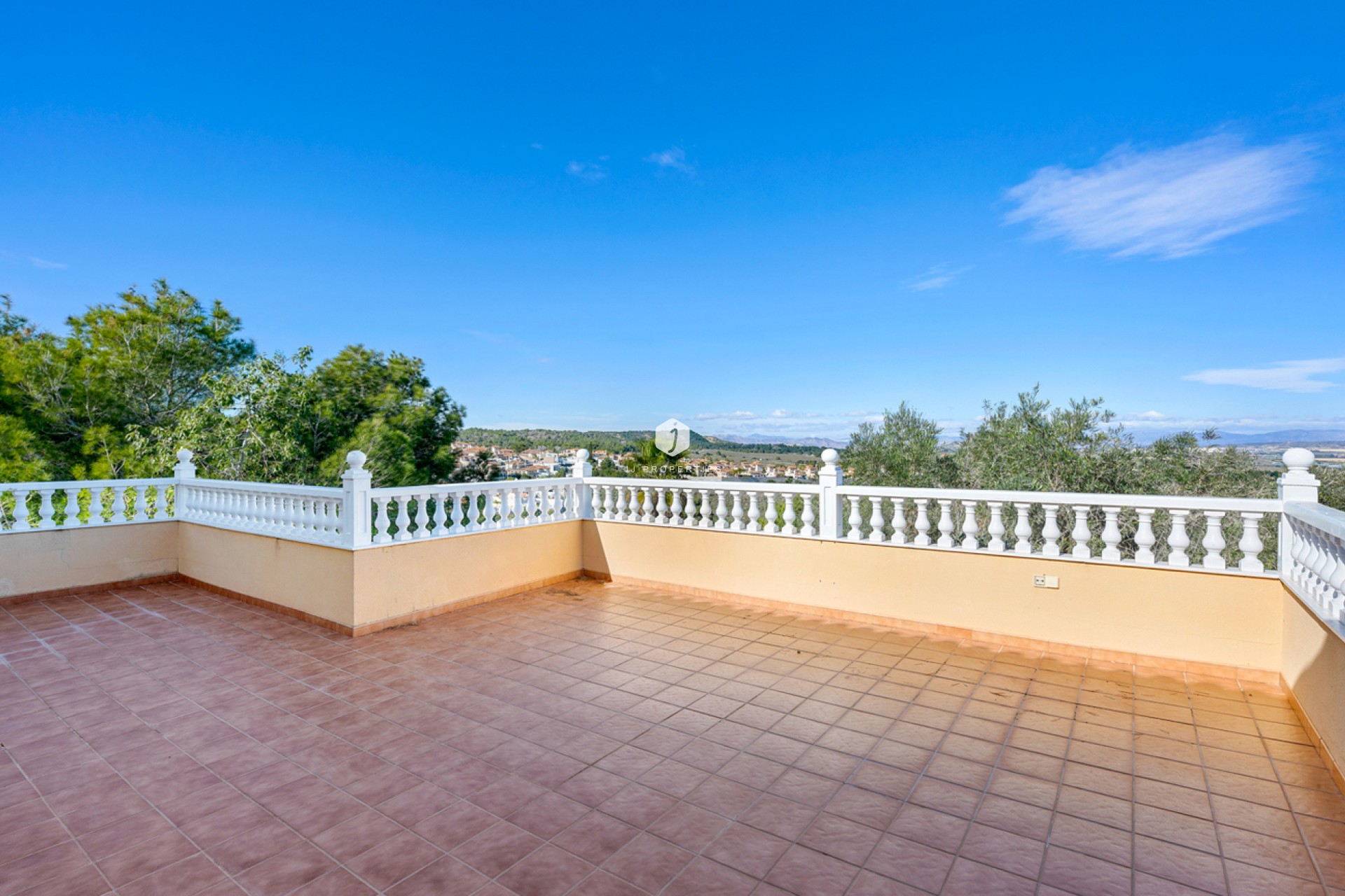 Resale - Villa -
Ciudad De Las Comunicaciones - Costa Blanca