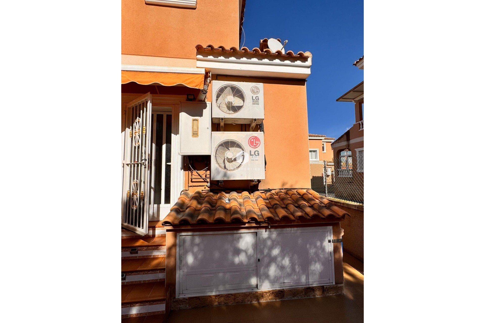 Resale - Villa -
Cox