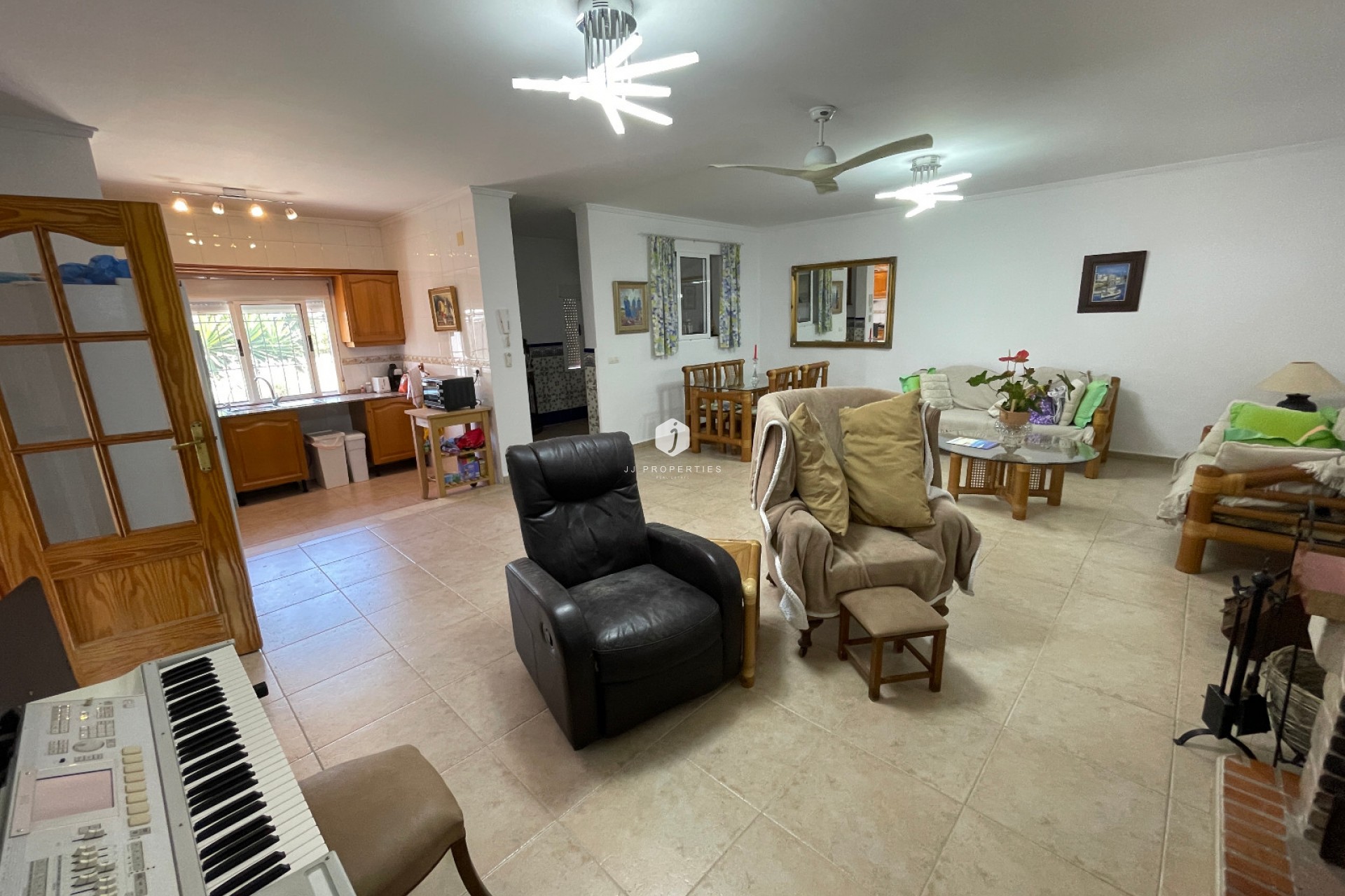 Resale - Villa -
Daya Nueva - Costa Blanca