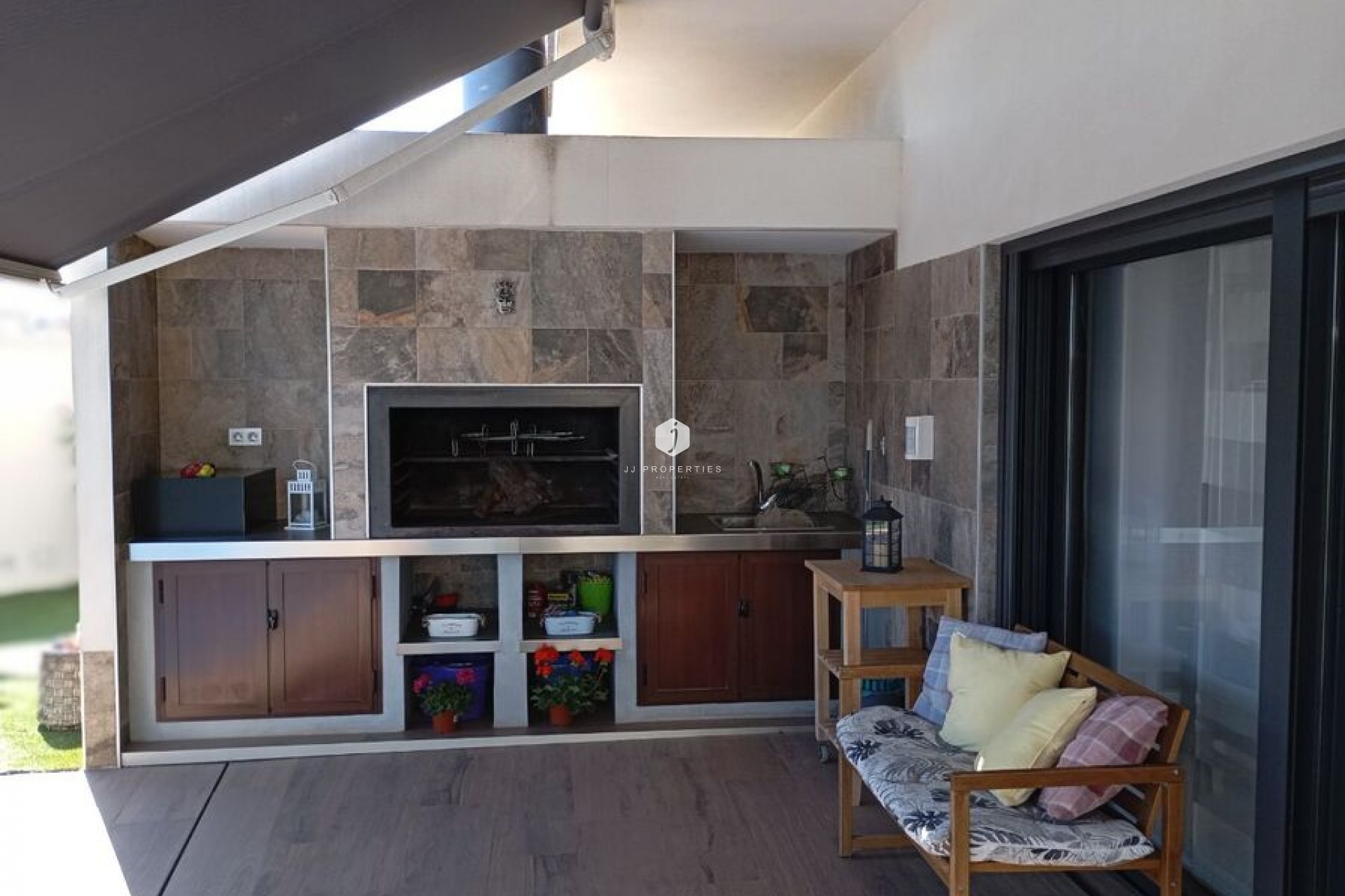 Resale - Villa -
Daya Nueva - Costa Blanca