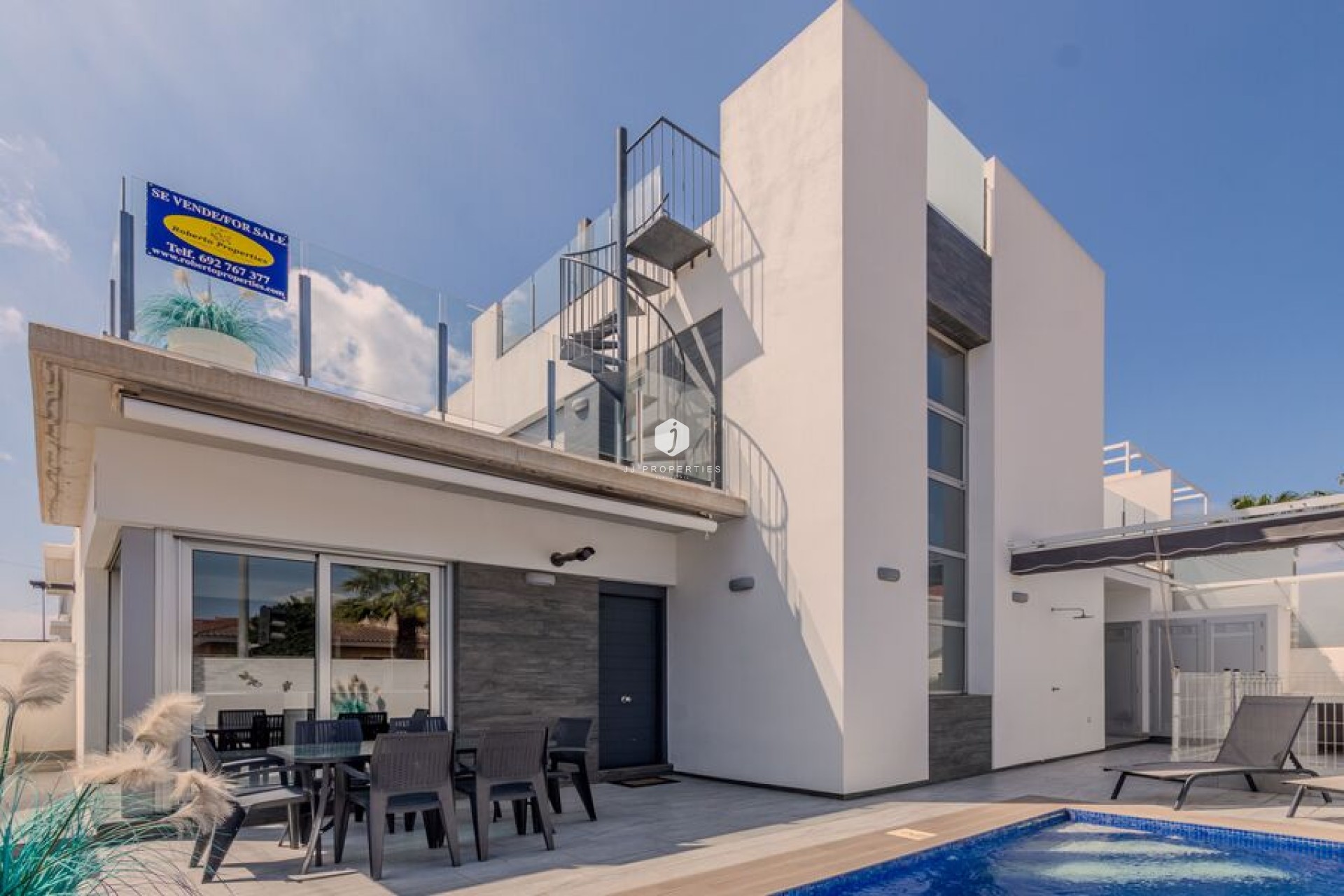 Resale - Villa -
Daya Vieja - Costa Blanca