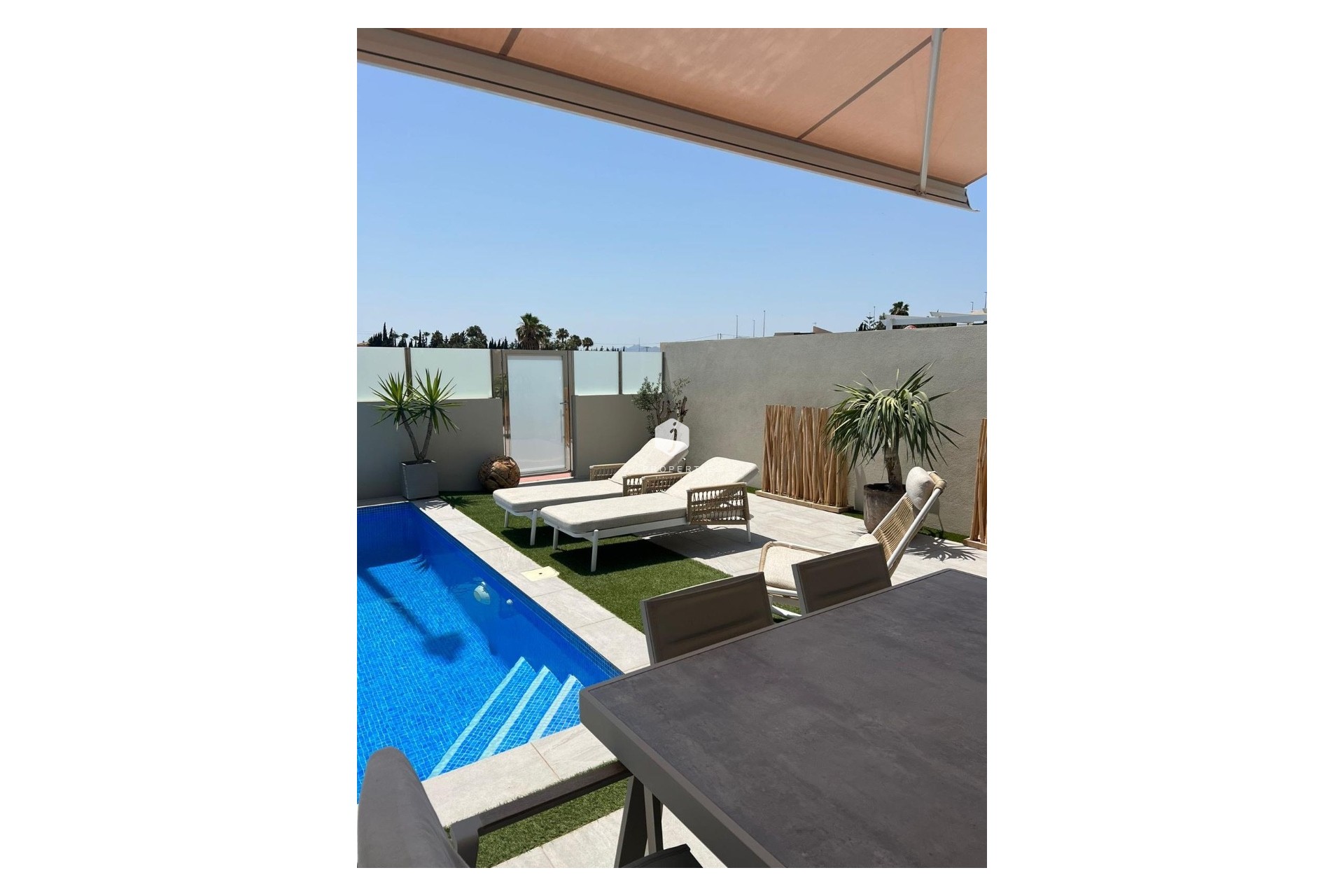 Resale - Villa -
Daya Vieja - Costa Blanca
