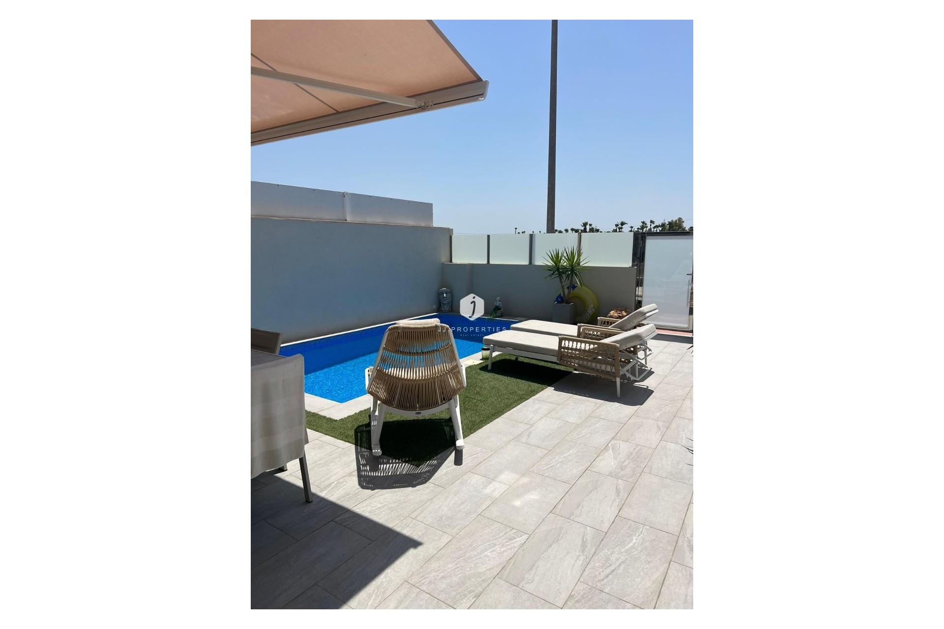 Resale - Villa -
Daya Vieja - Costa Blanca