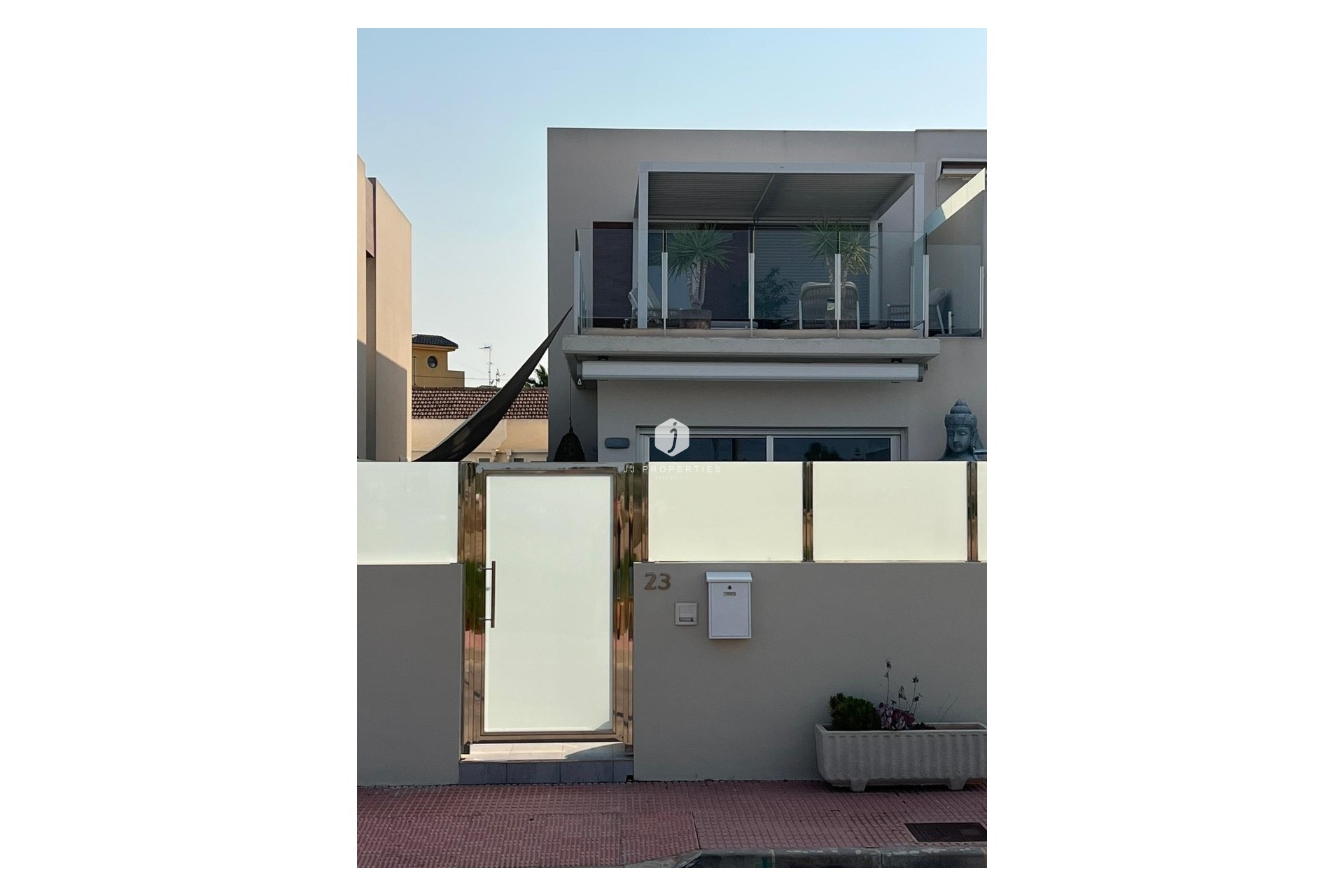 Resale - Villa -
Daya Vieja - Costa Blanca