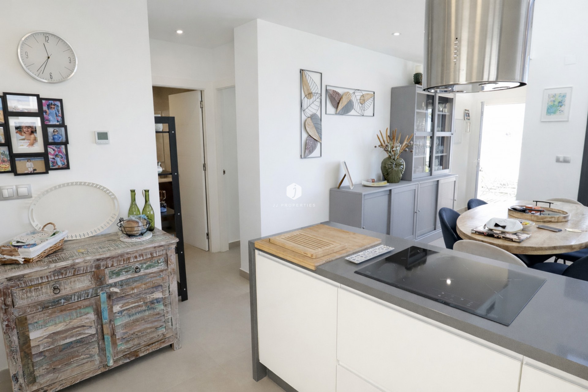 Resale - Villa -
Daya Vieja