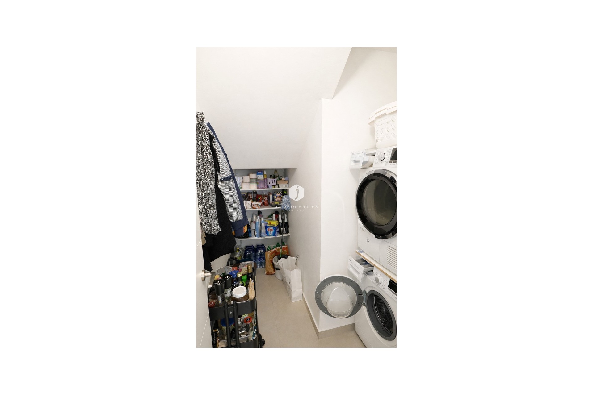 Resale - Villa -
Daya Vieja