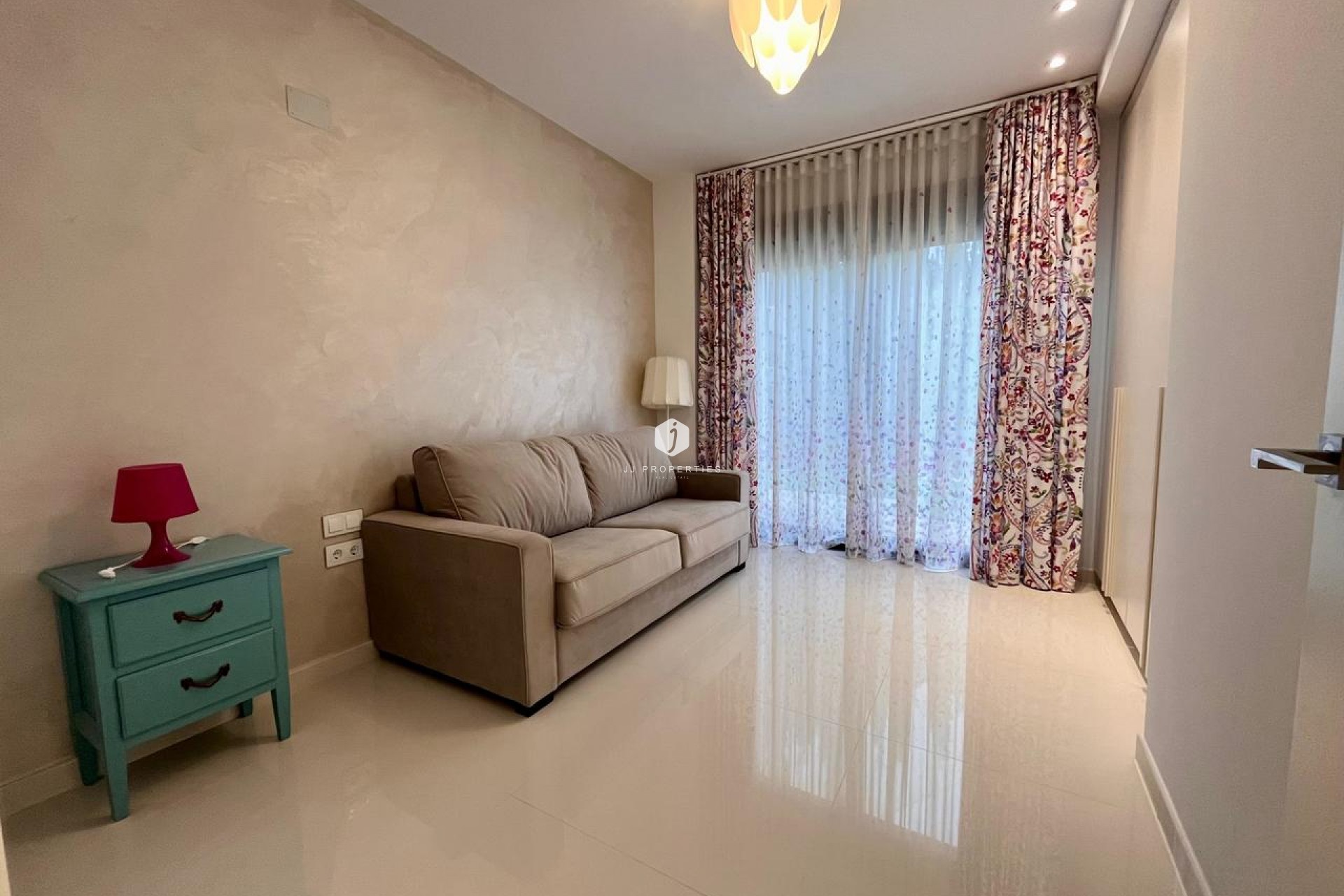 Resale - Villa -
Dehesa de Campoamor - Costa Blanca