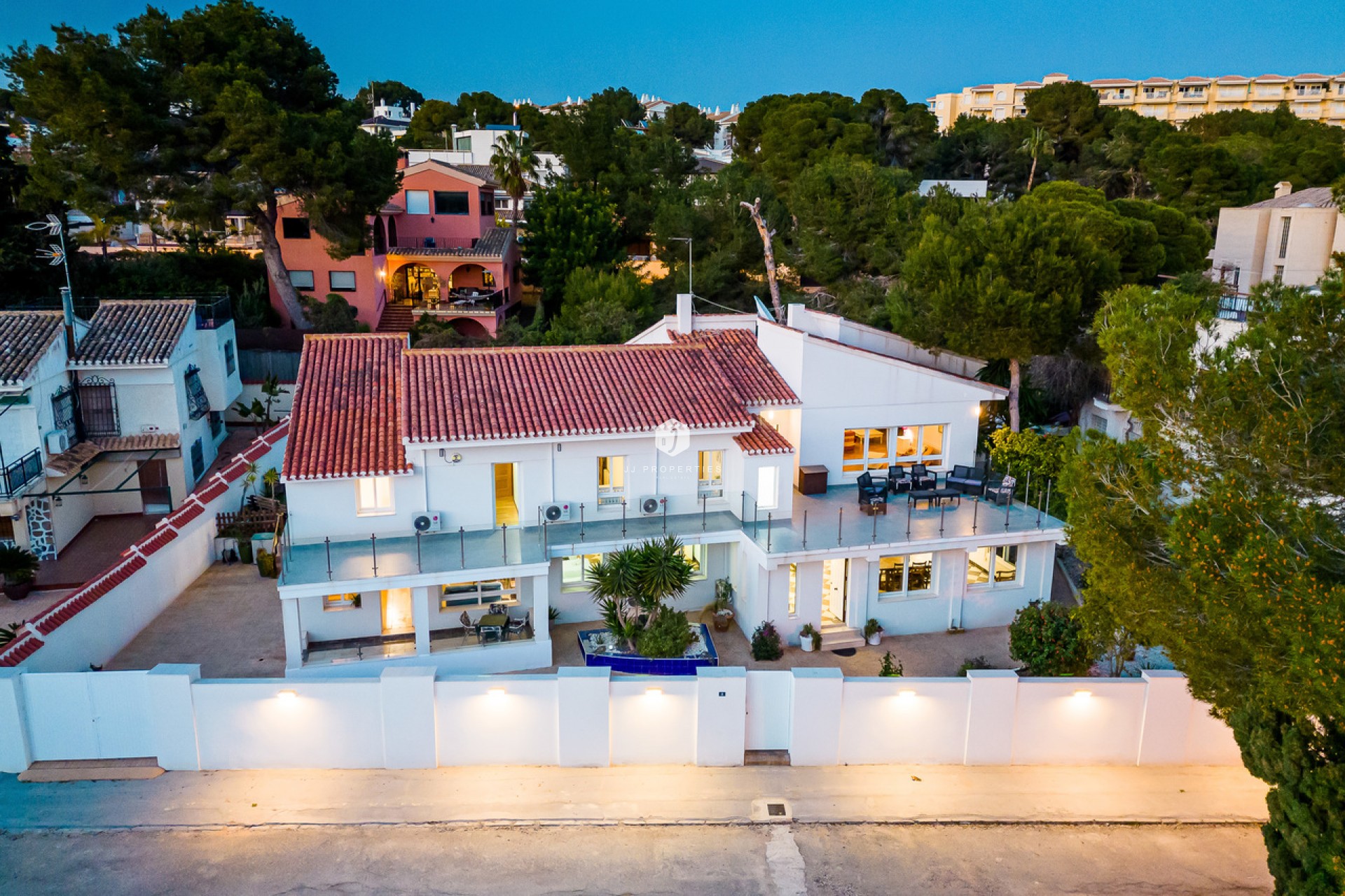 Resale - Villa -
Dehesa de Campoamor - Costa Blanca