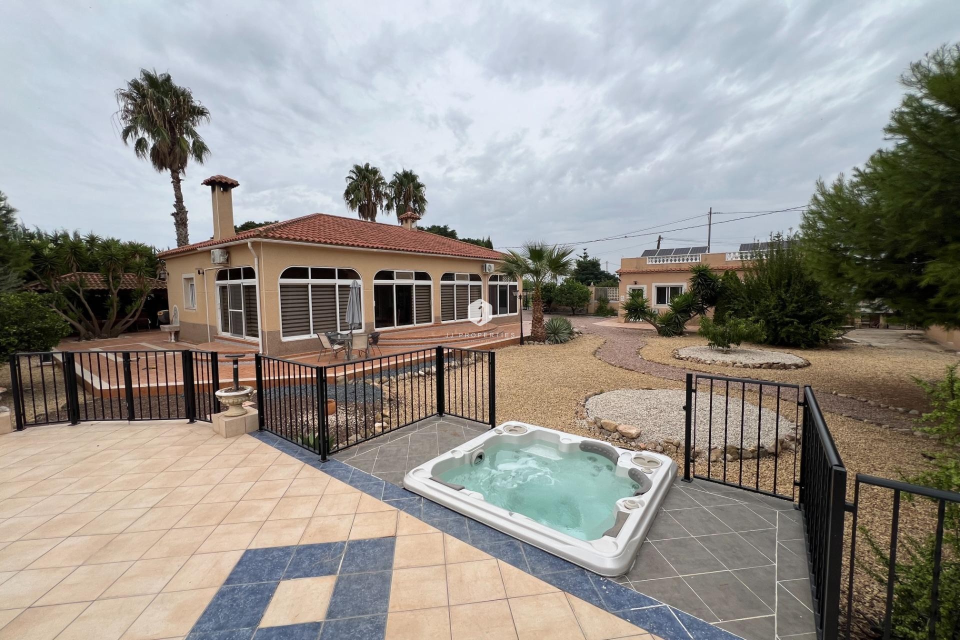 Resale - Villa -
Dolores - Cmno. Escorredor