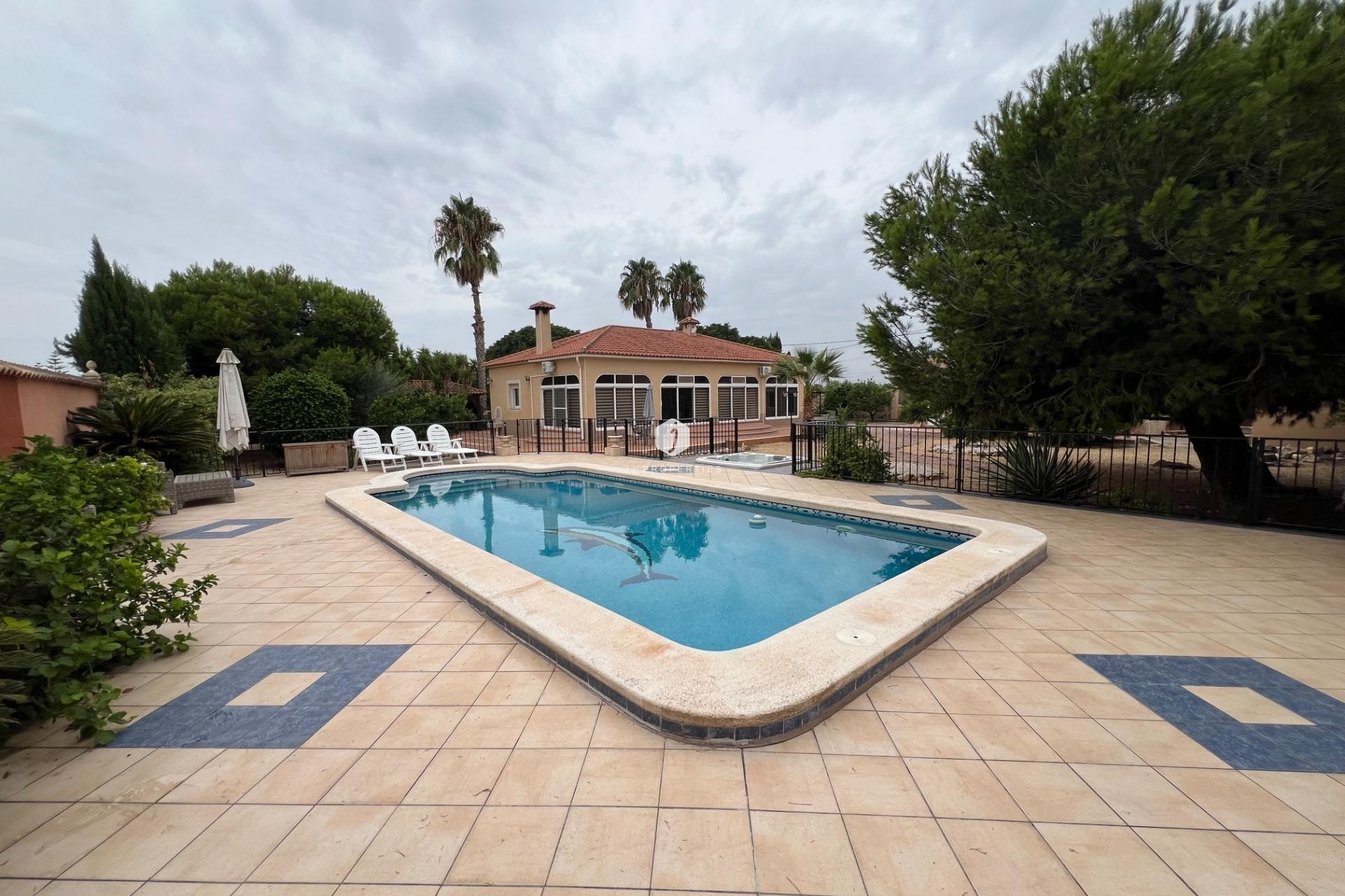 Resale - Villa -
Dolores - Cmno. Escorredor