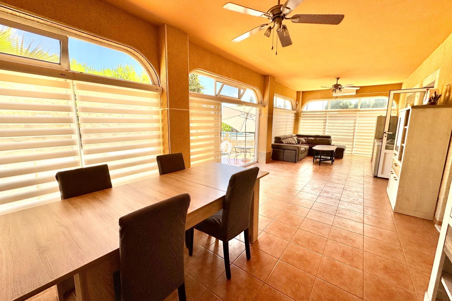 Resale - Villa -
Dolores - Cmno. Escorredor