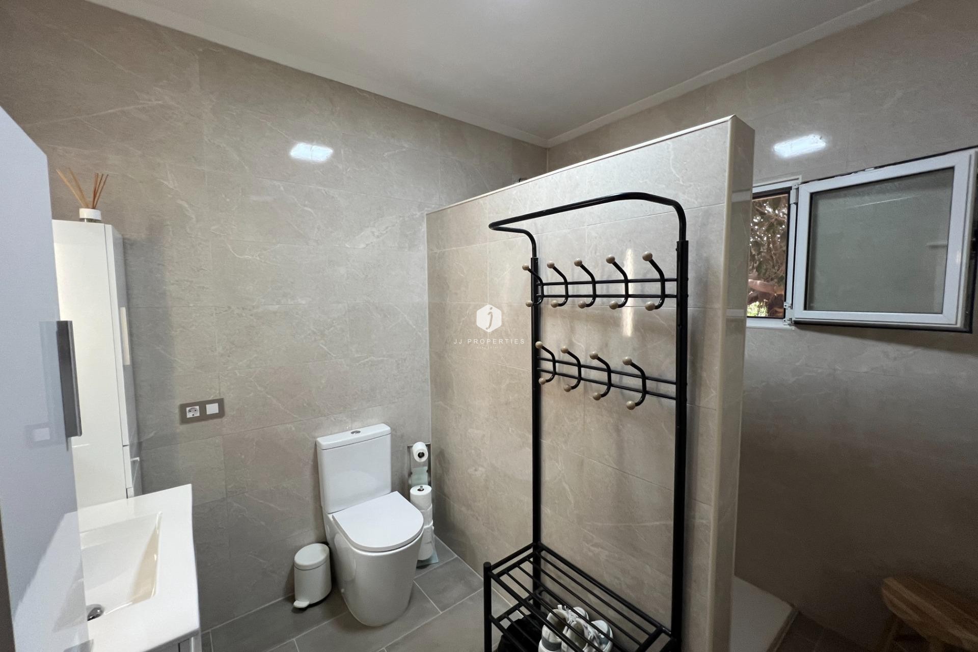 Resale - Villa -
Dolores - Cmno. Escorredor