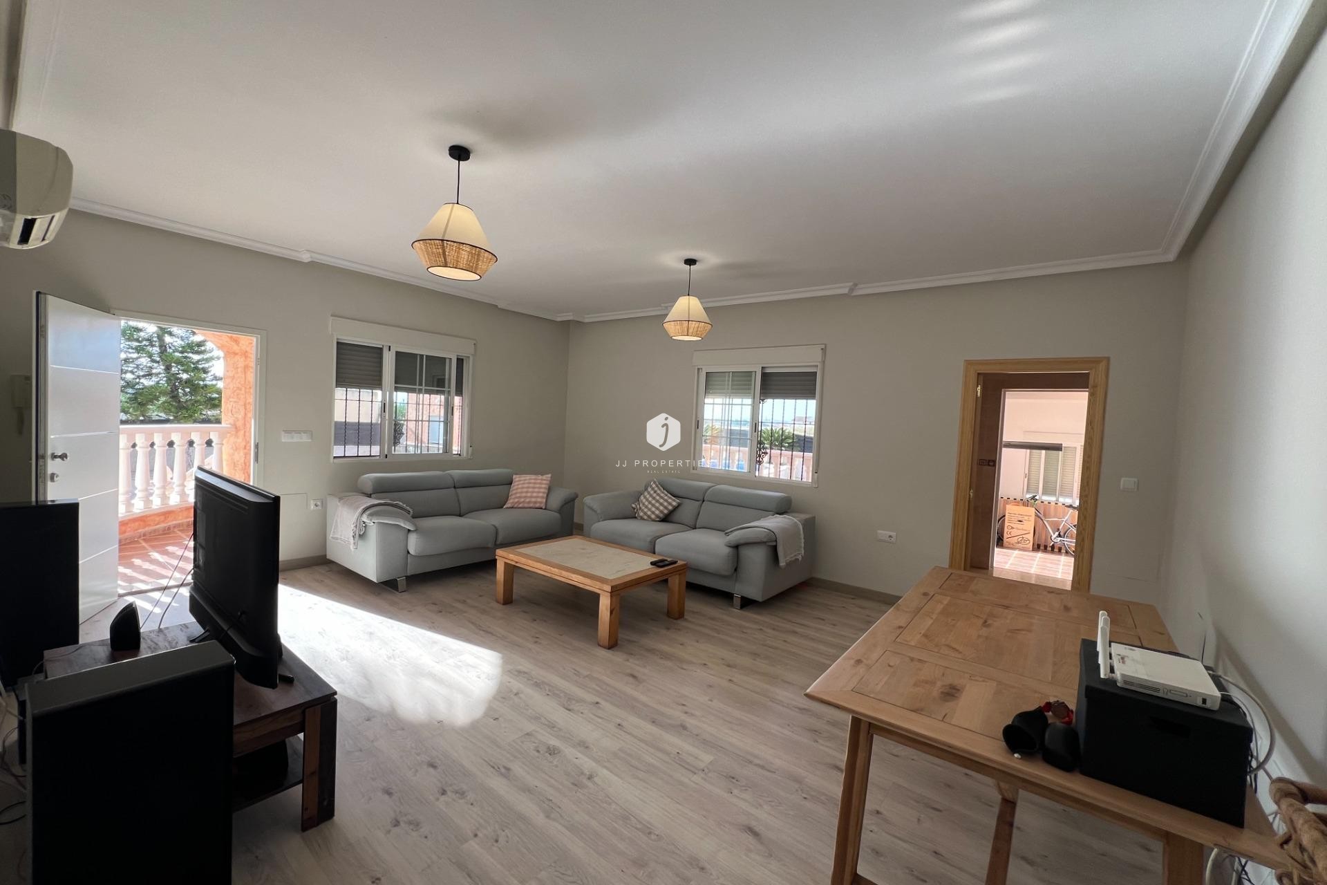 Resale - Villa -
Dolores - Cmno. Escorredor