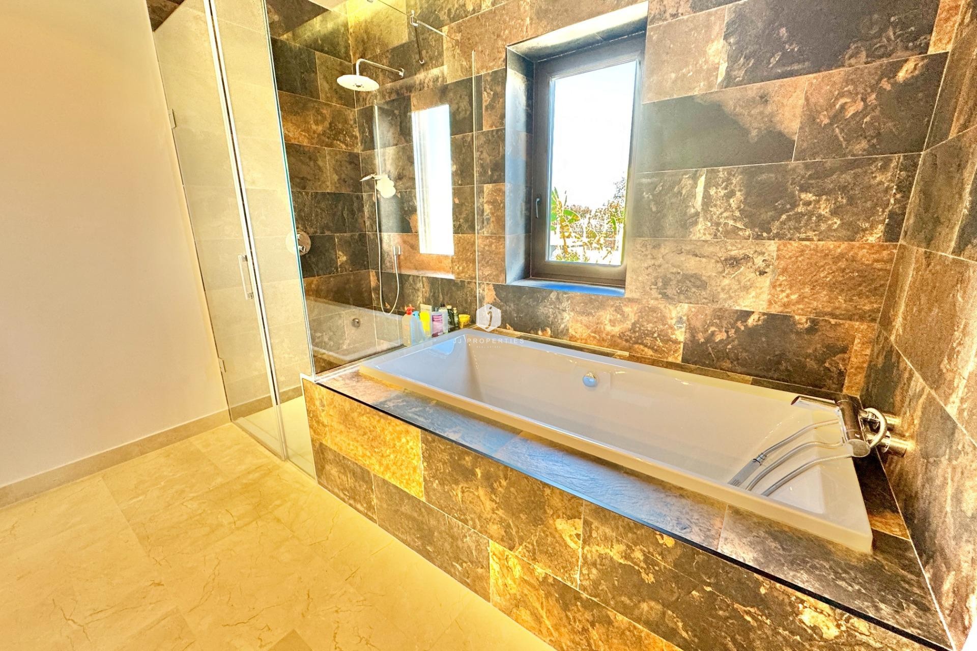 Resale - Villa -
Dolores - Comunidad Valenciana