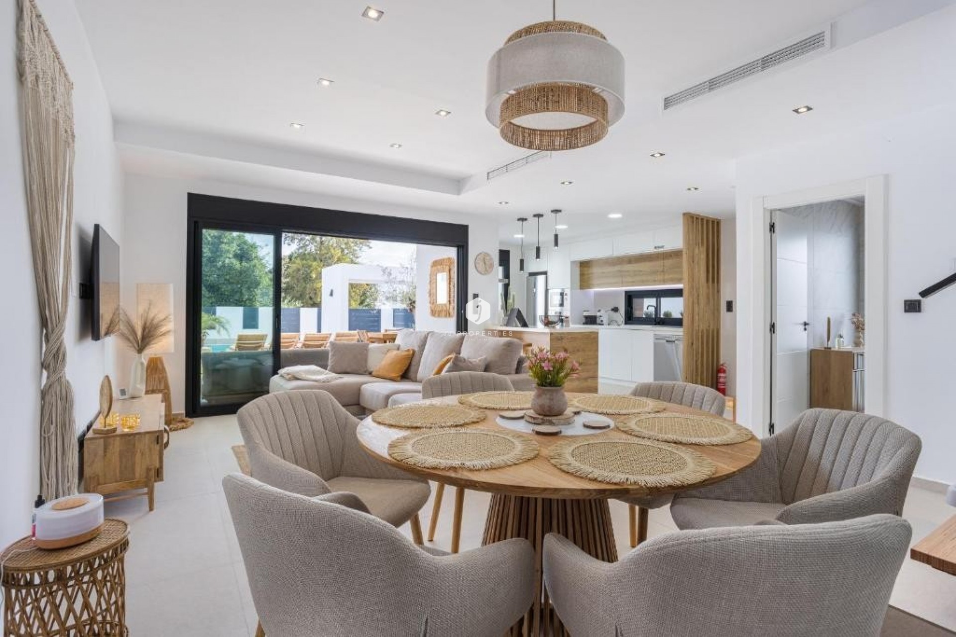 Resale - Villa -
Dolores - Costa Blanca
