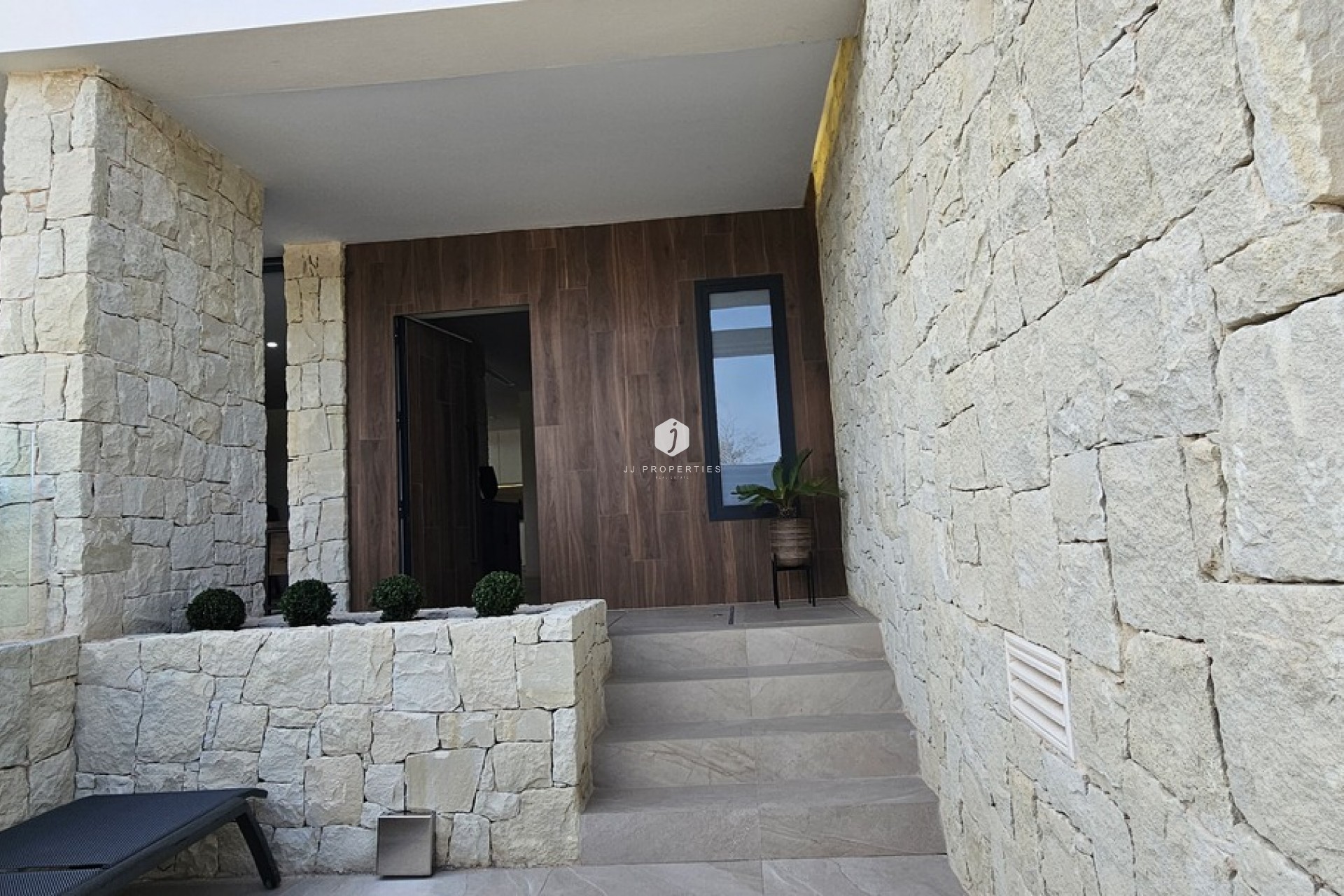 Resale - Villa -
Dolores - Sector 4