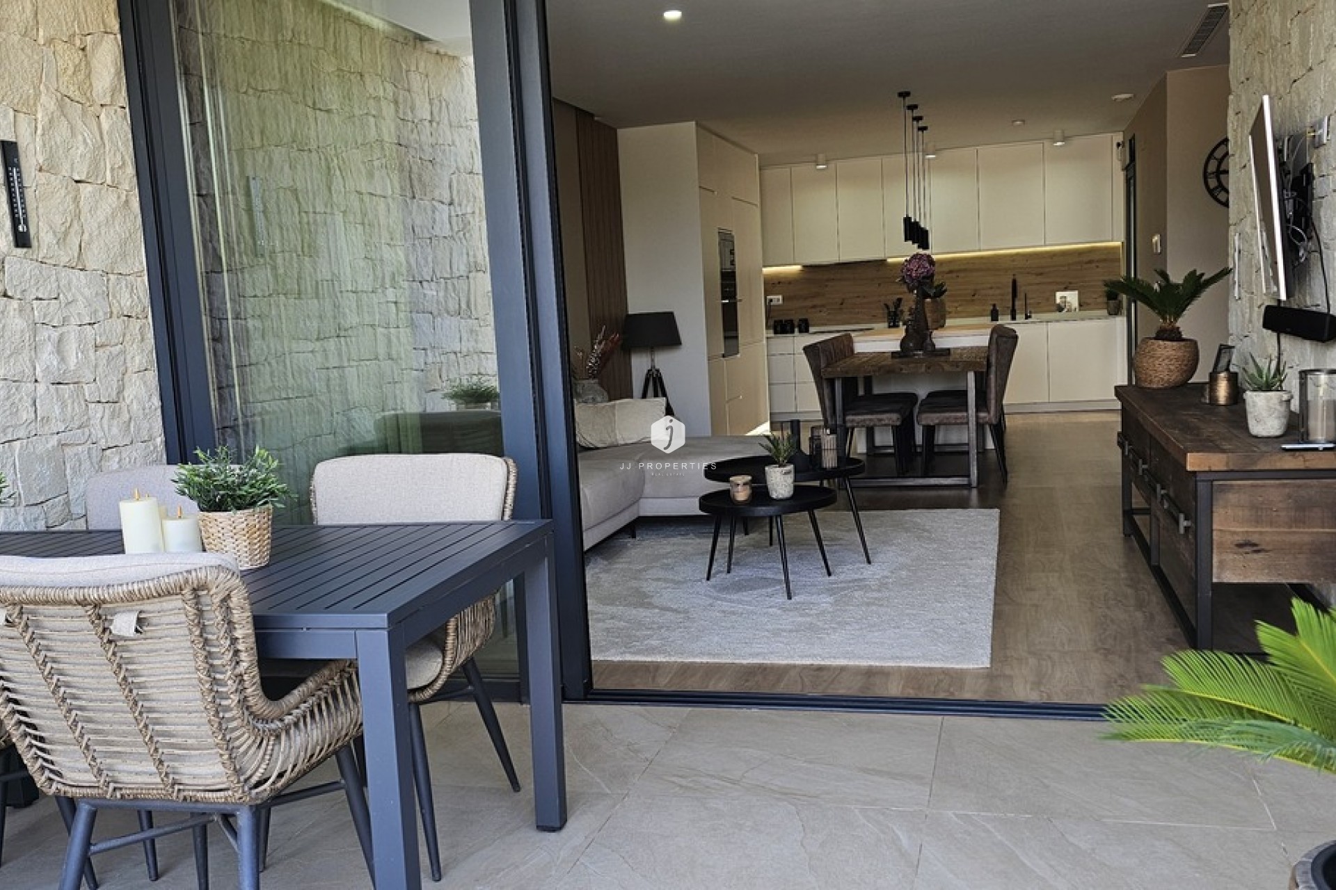 Resale - Villa -
Dolores - Sector 4