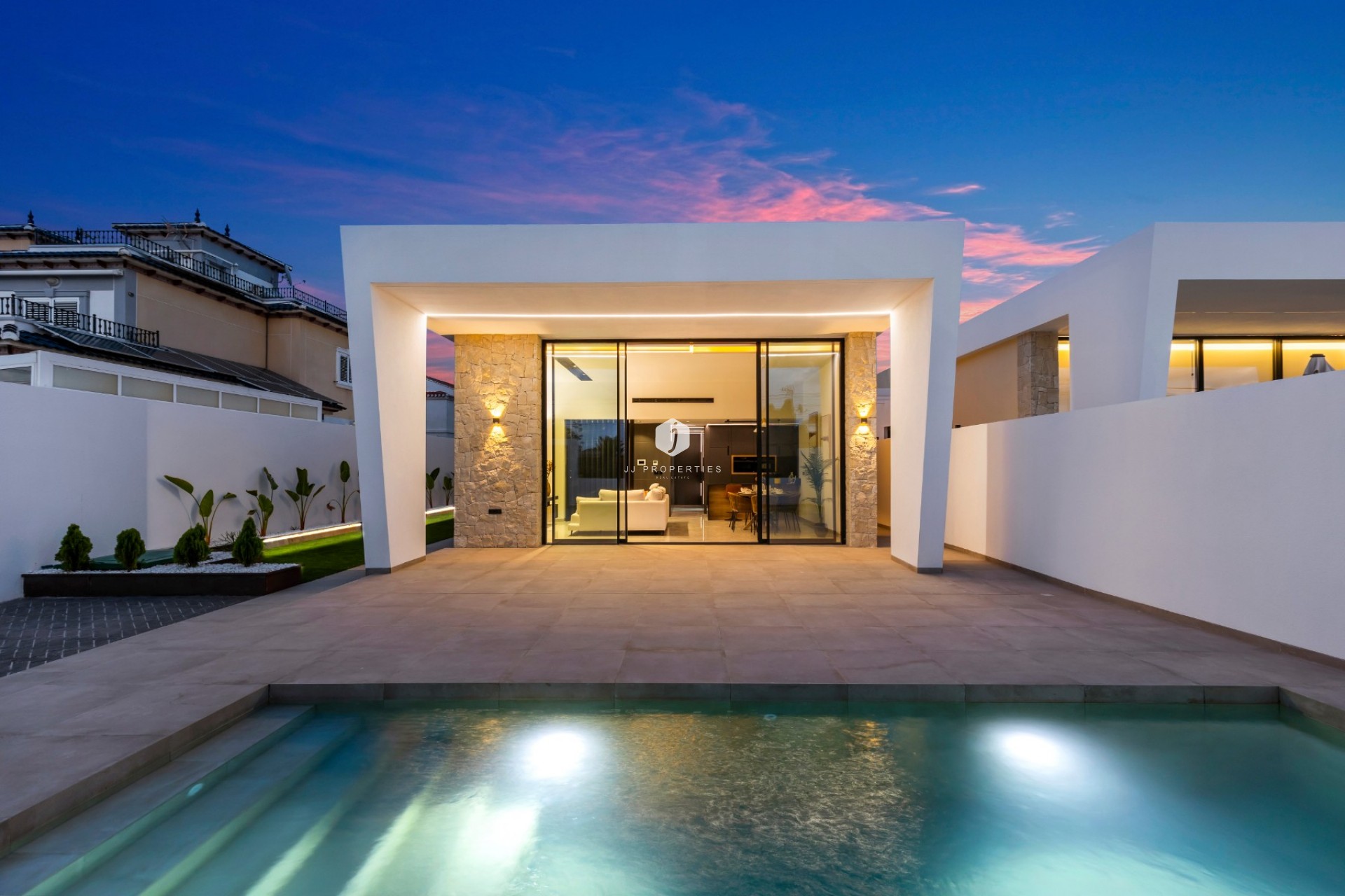 Resale - Villa -
El Chaparral - Inland