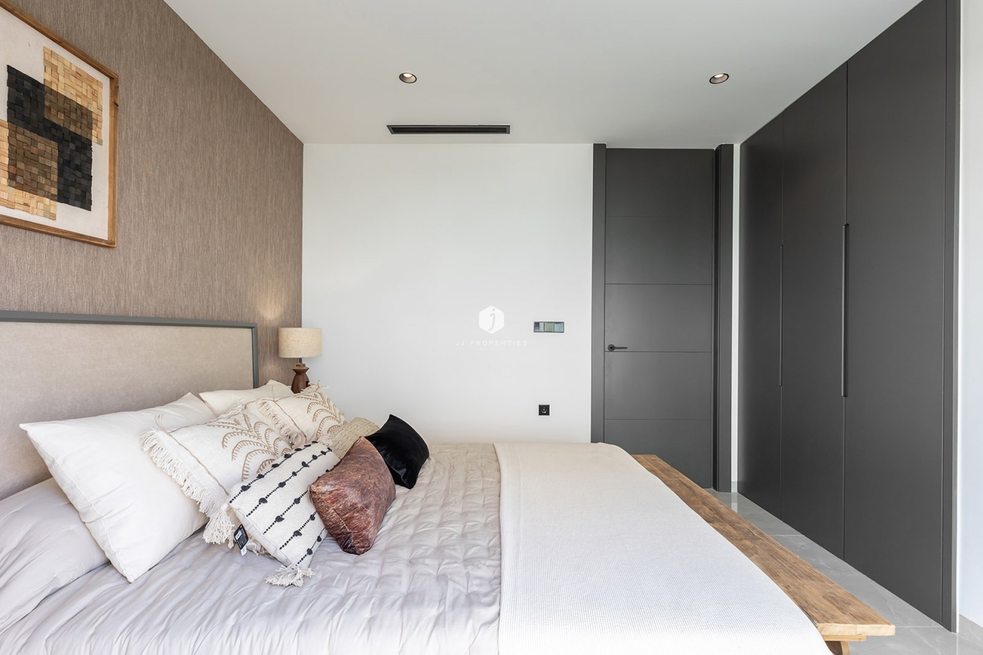 Resale - Villa -
El Chaparral - Inland