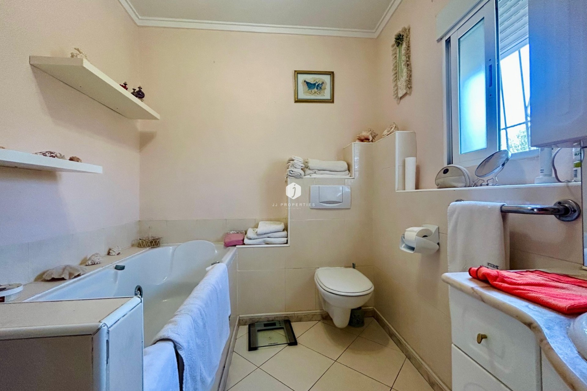 Resale - Villa -
El Chaparral - Inland