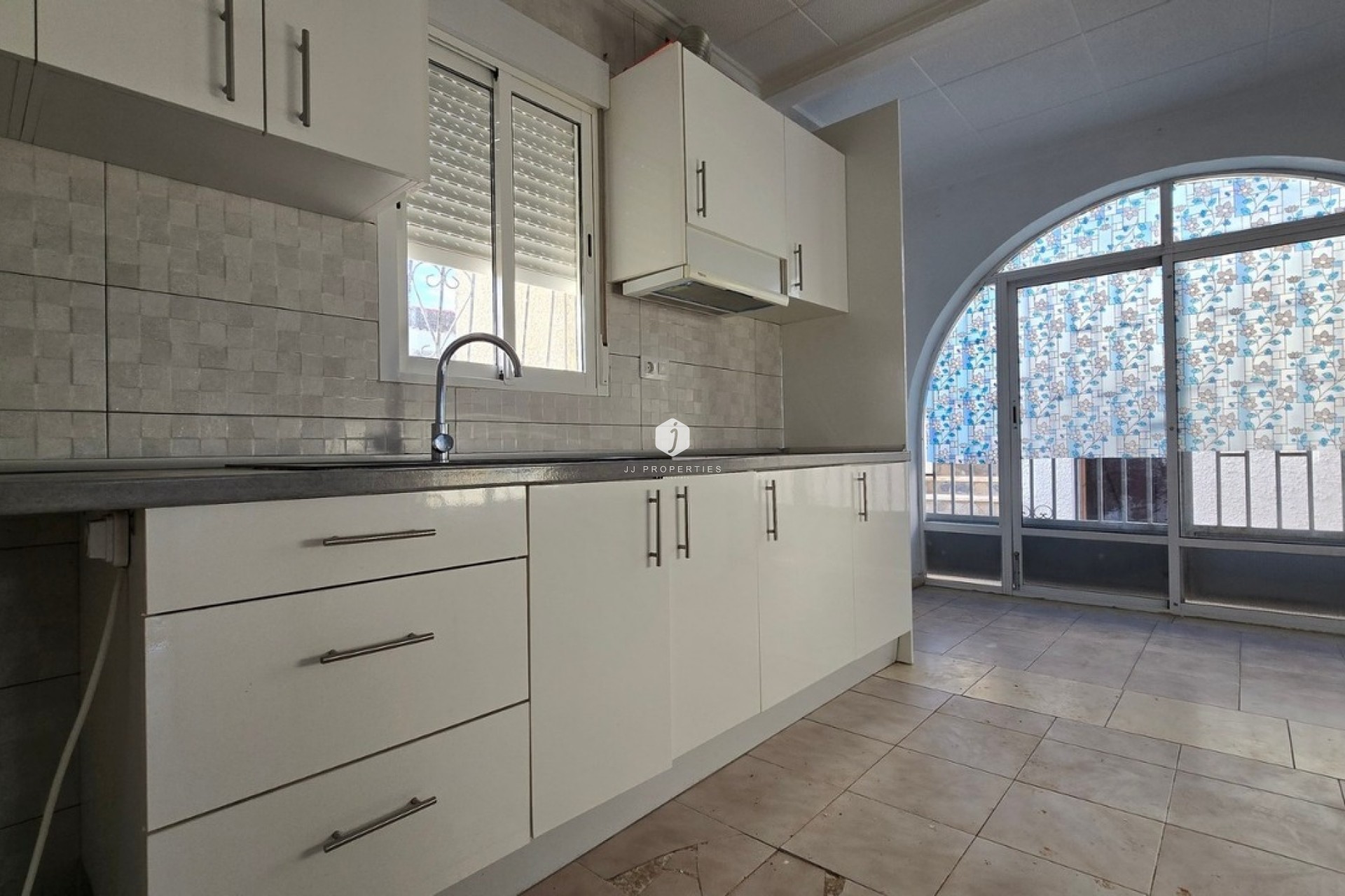 Resale - Villa -
El Chaparral - Inland