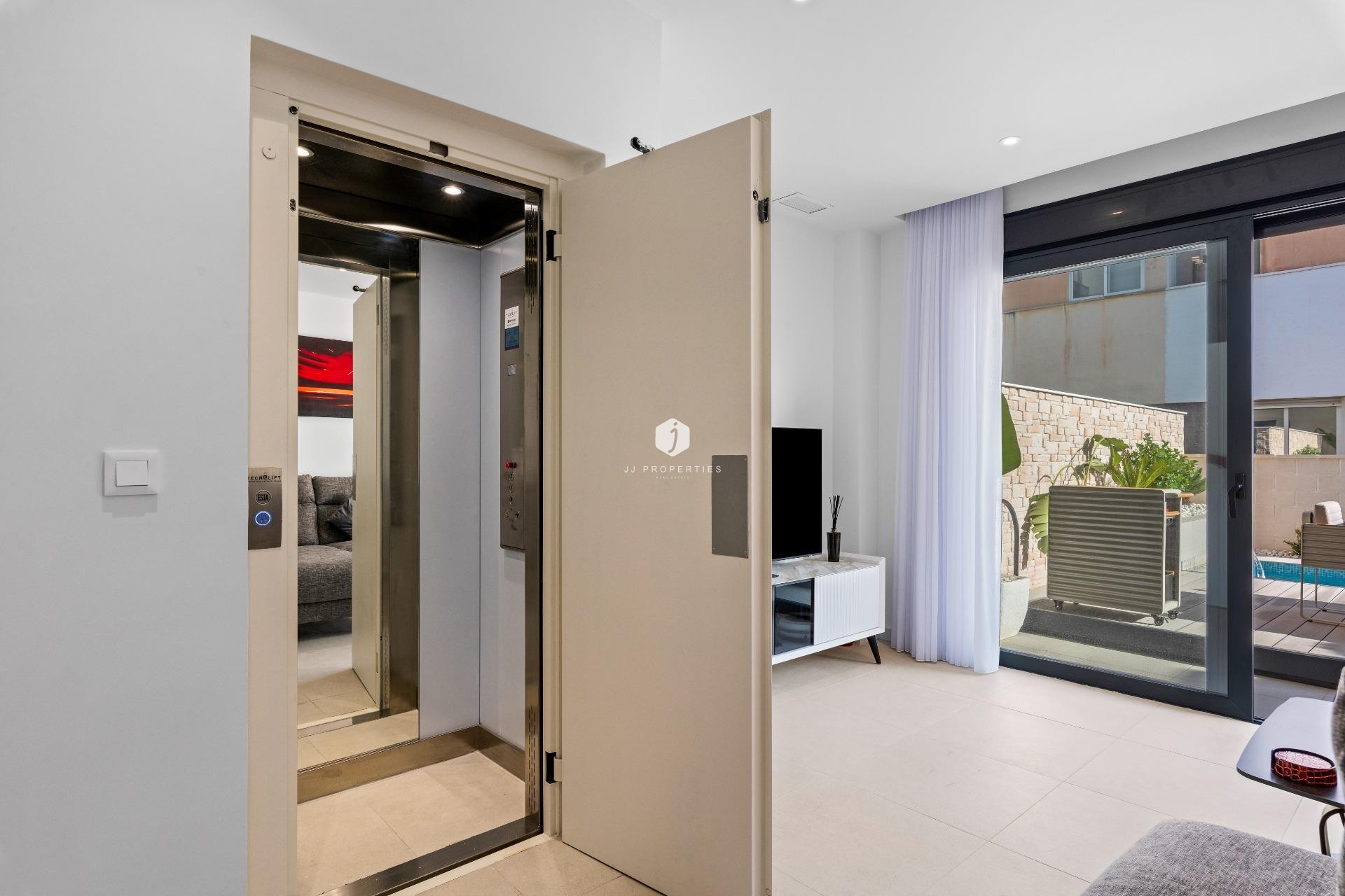 Resale - Villa -
Guardamar del Segura - Guardamar