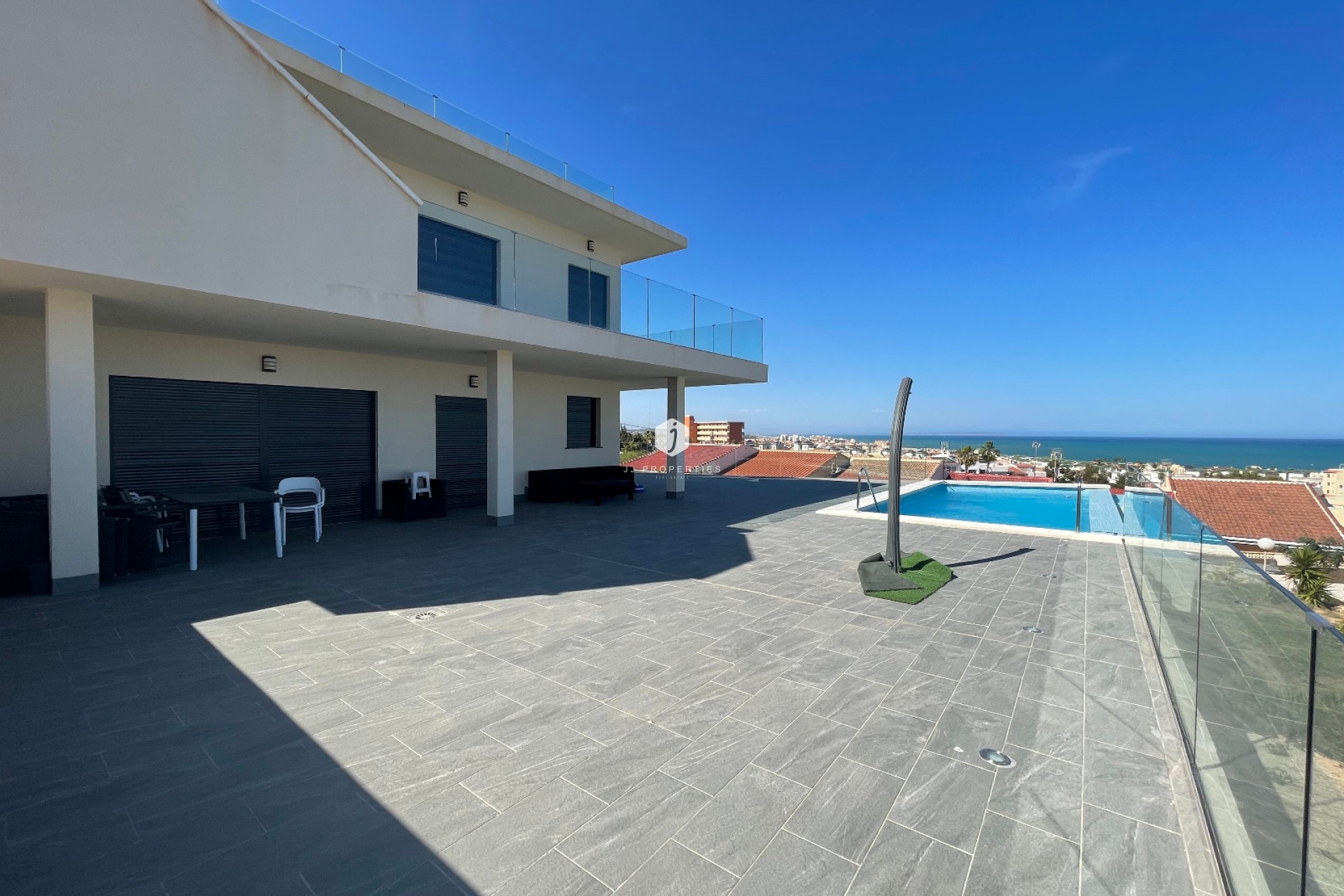 Resale - Villa -
La Mata - Costa Blanca