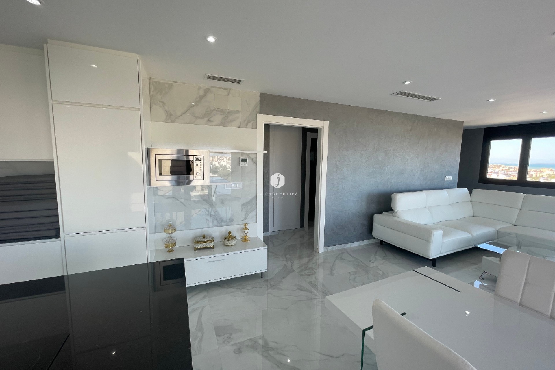 Resale - Villa -
La Mata - Costa Blanca