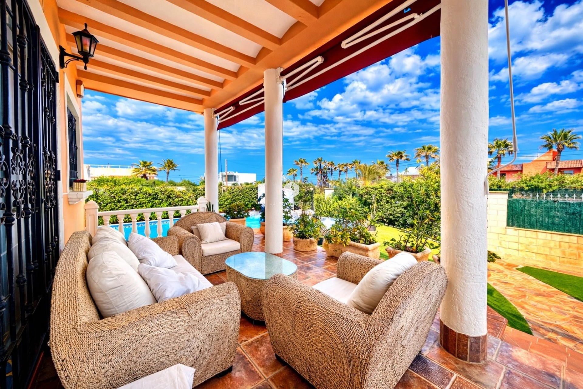 Resale - Villa -
La Mata - Costa Blanca