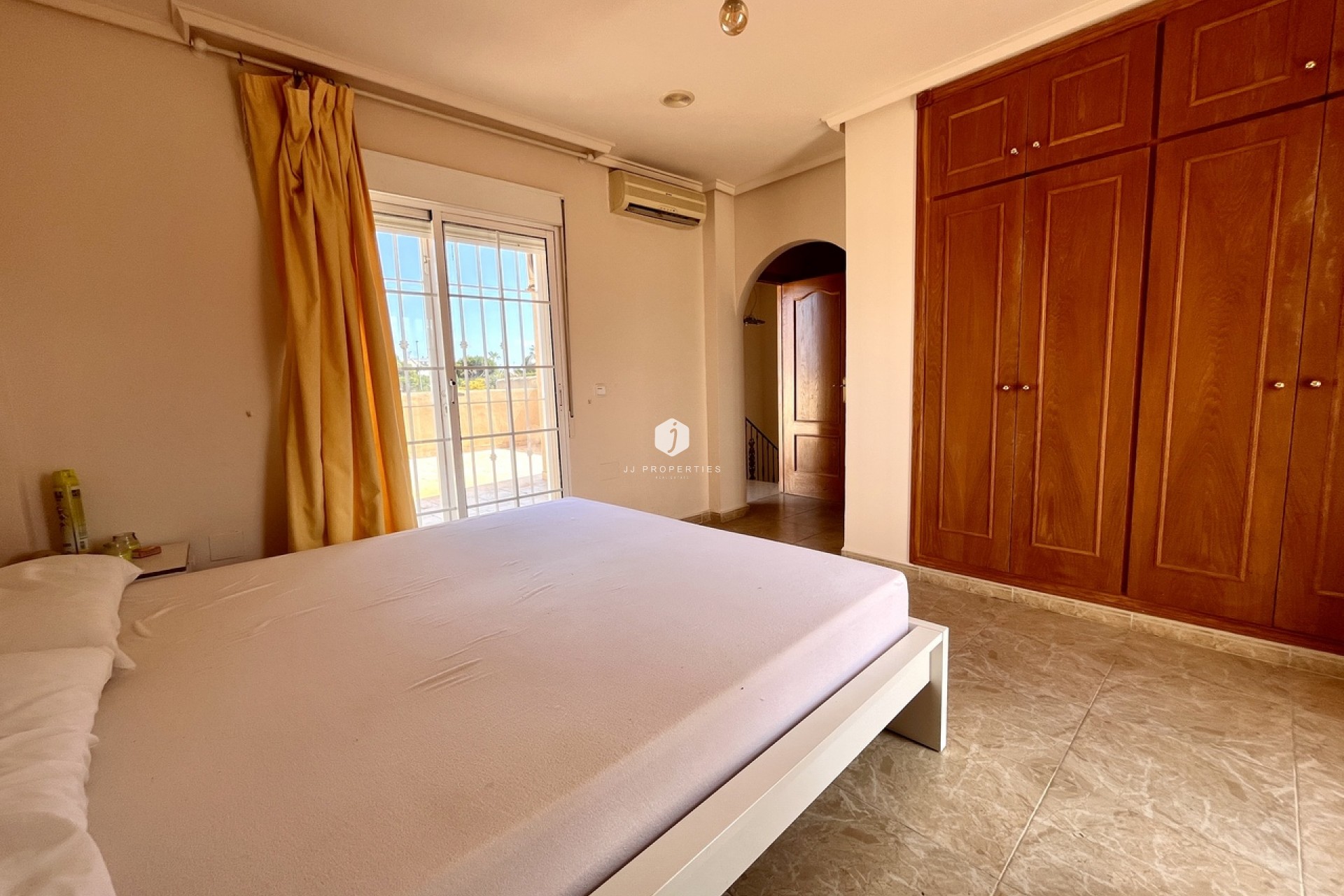 Resale - Villa -
La Zenia - Costa Blanca