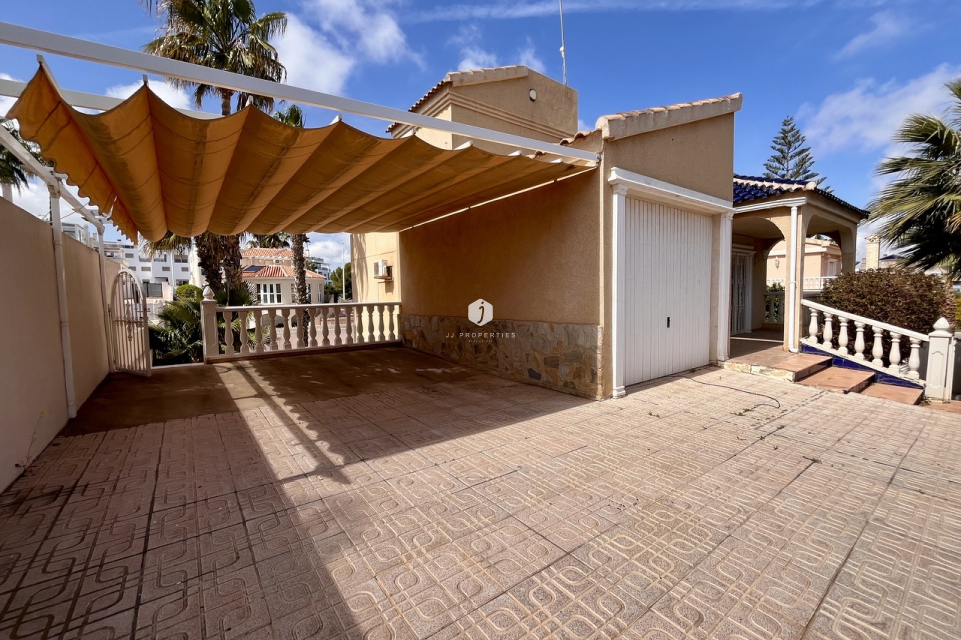 Resale - Villa -
La Zenia - Costa Blanca