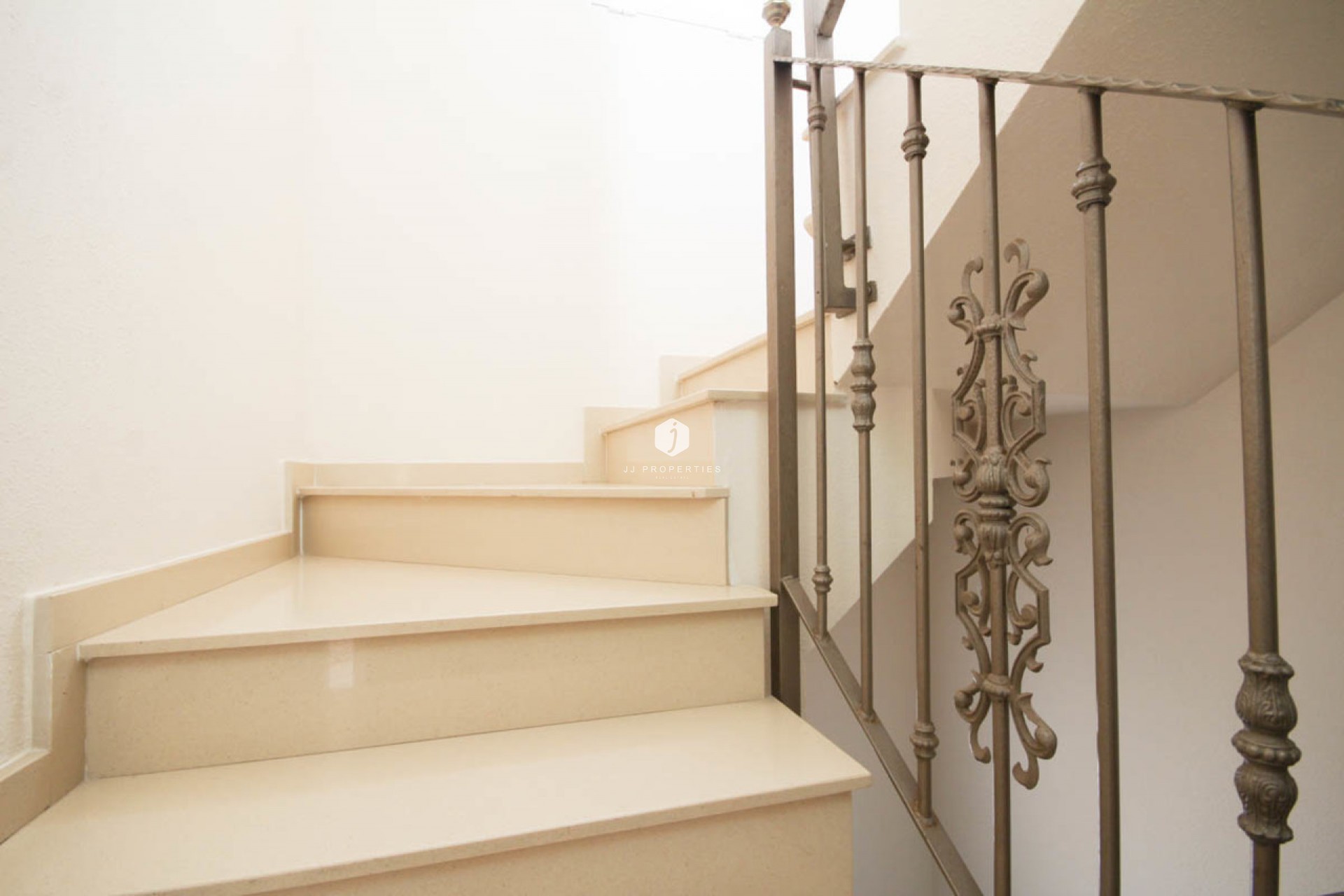 Resale - Villa -
La Zenia - Costa Blanca